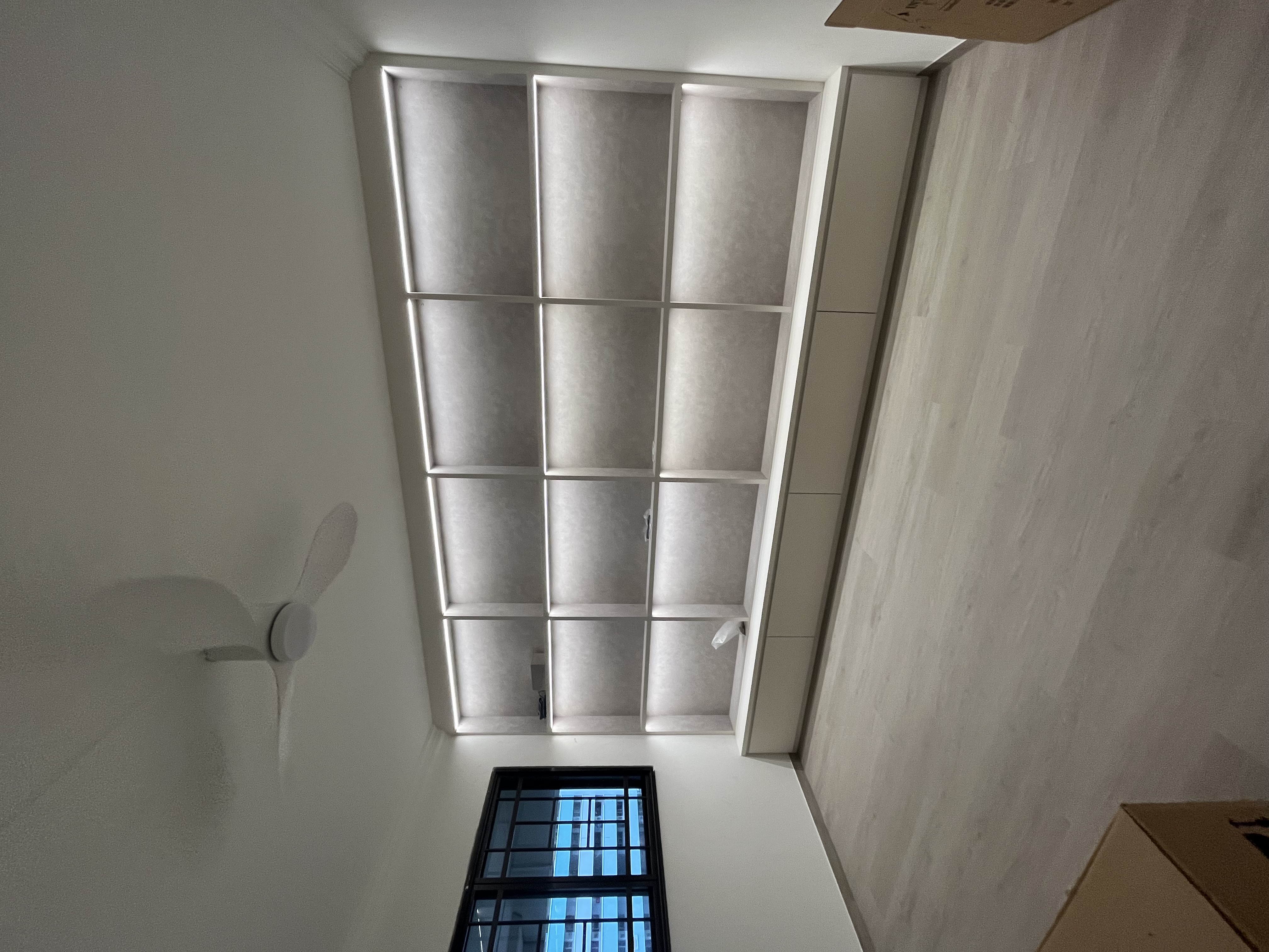 Design the display cabinet of your dreams - Modern minimalist ceiling with recessed lighting, sleek white wall, large window