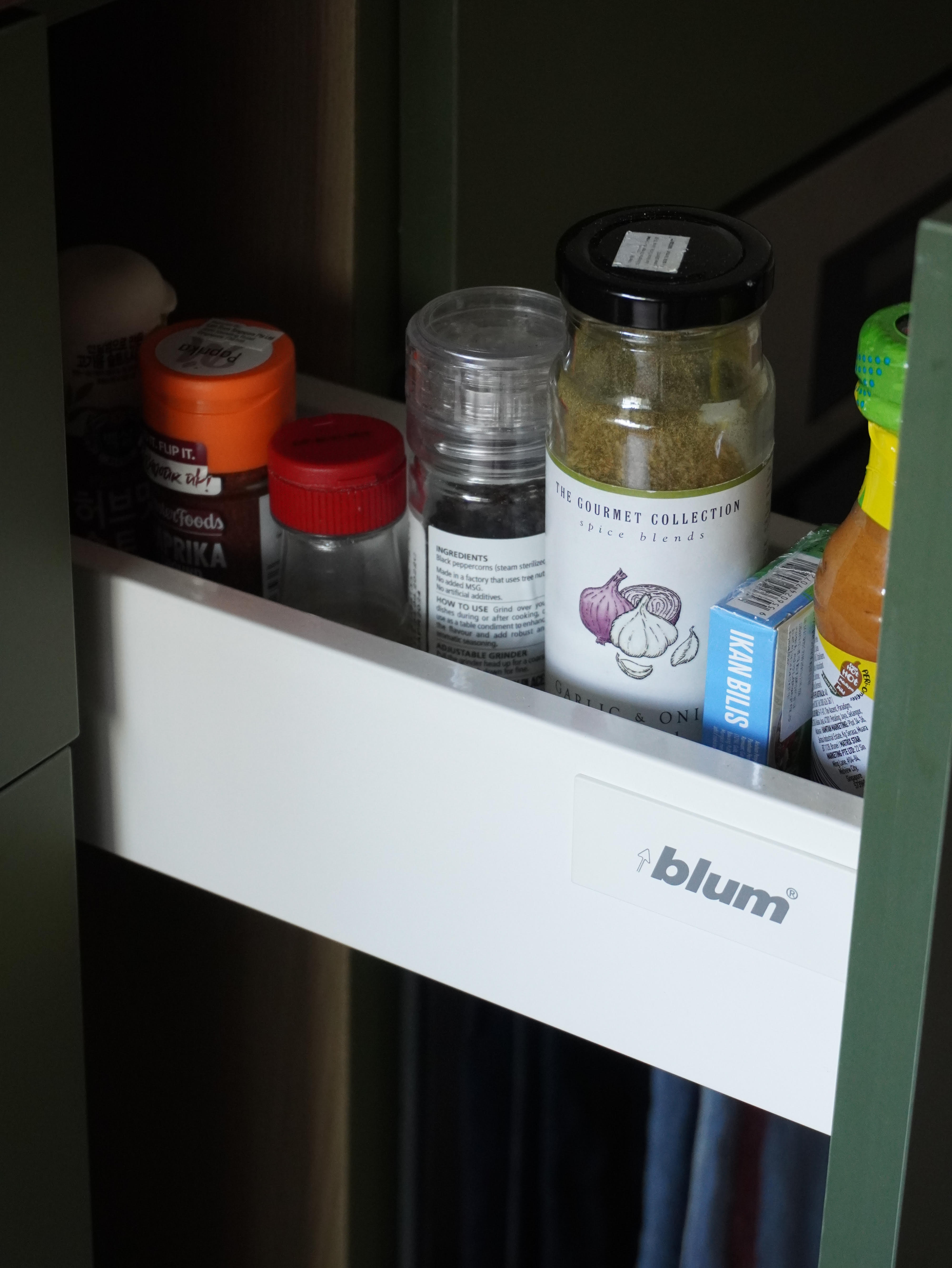 Keeping the clutter away in our Kitchen! - black pepper, spice blends, garlic, onion, mustard, pepper, spice jar, seasoning