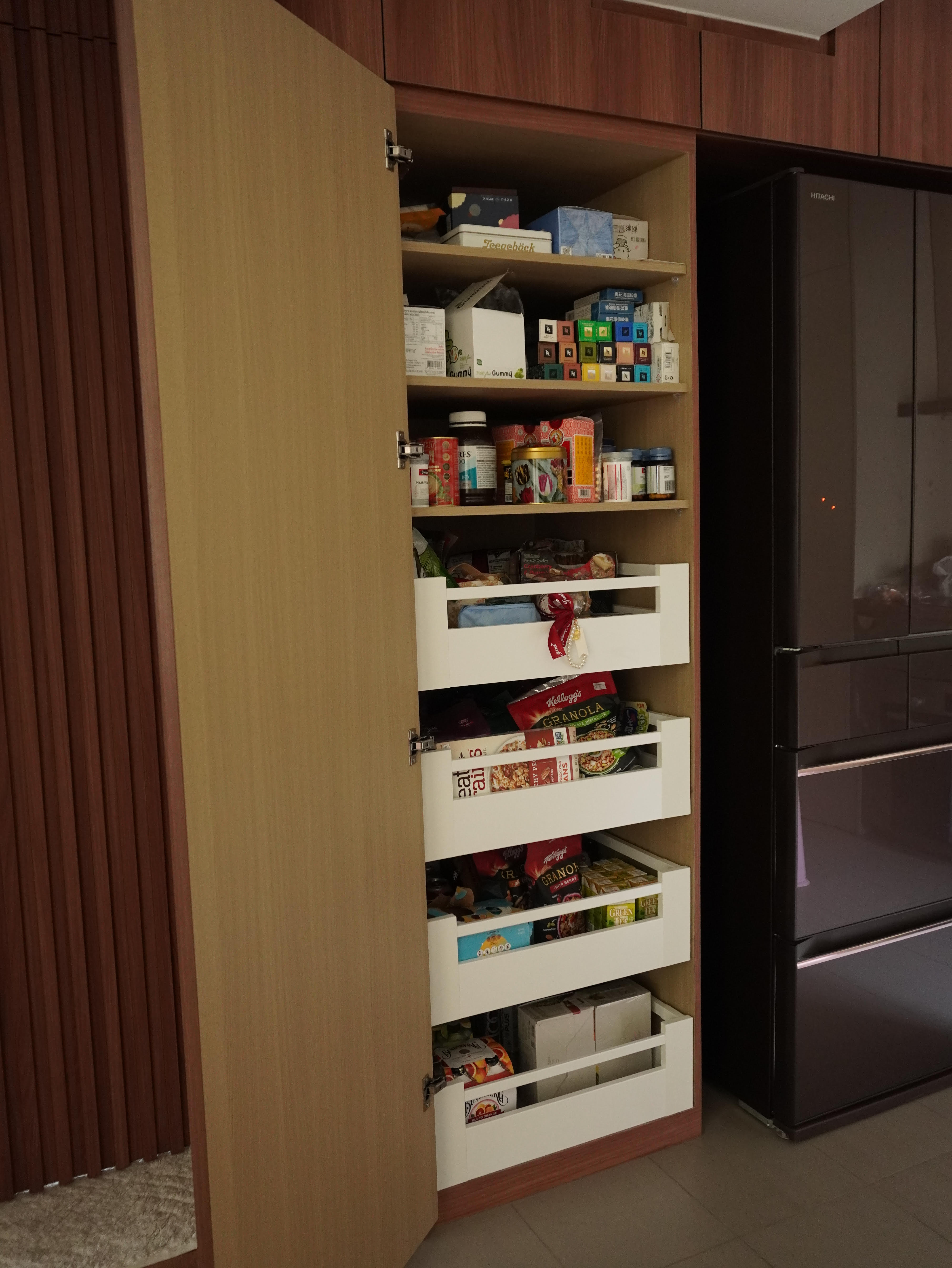 Keeping-the-clutter-away-in-our-Kitchen!