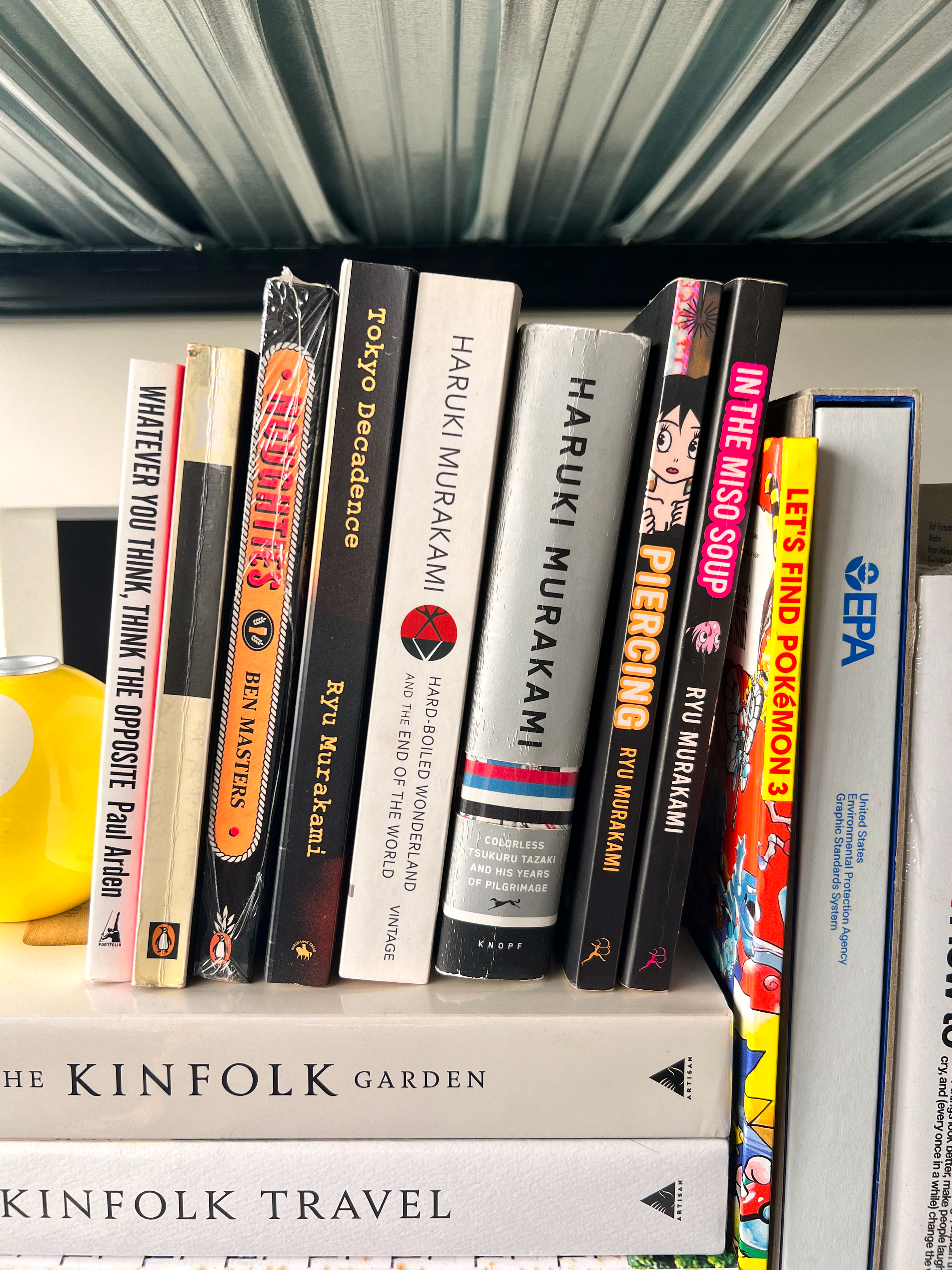 Organising a functional and aesthetic shelf for 2 monkeys 🙉🙊 - Tokyo Decade, Haruki Murakami, In the Misso Soup, Let's