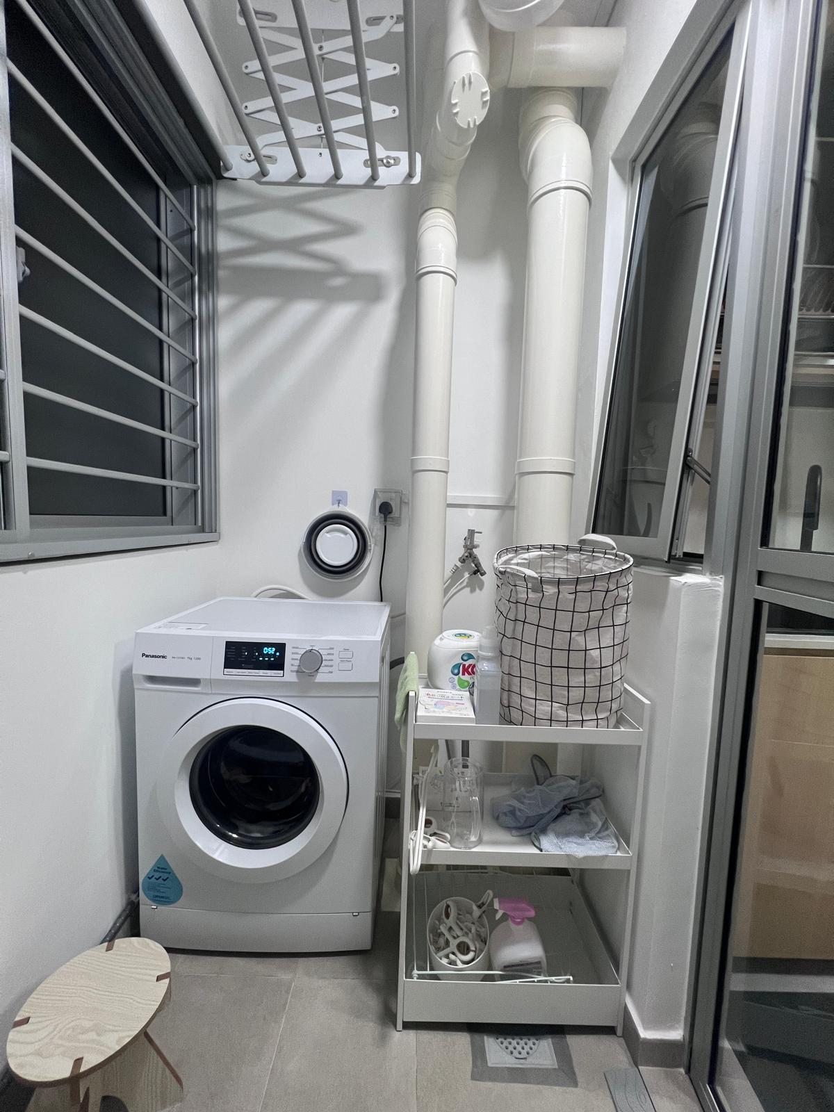 Service yard with zero built in! - Washing machine, laundry room, white washing machine, domestic setting, small kitchen