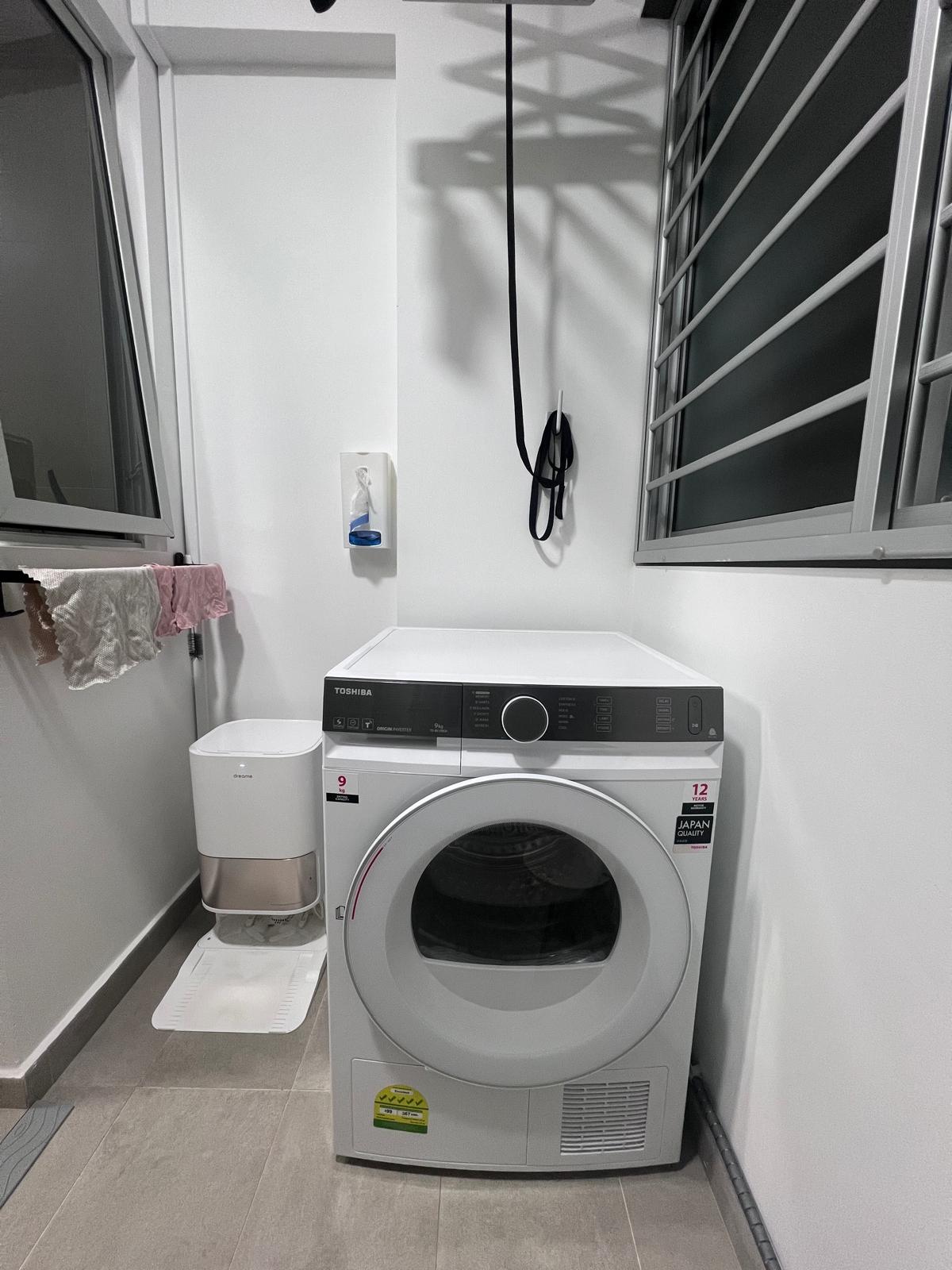 Service yard with zero built in! - smart washing machine, modern laundry room, TOSHIBA washing machine, 9 kg capacity