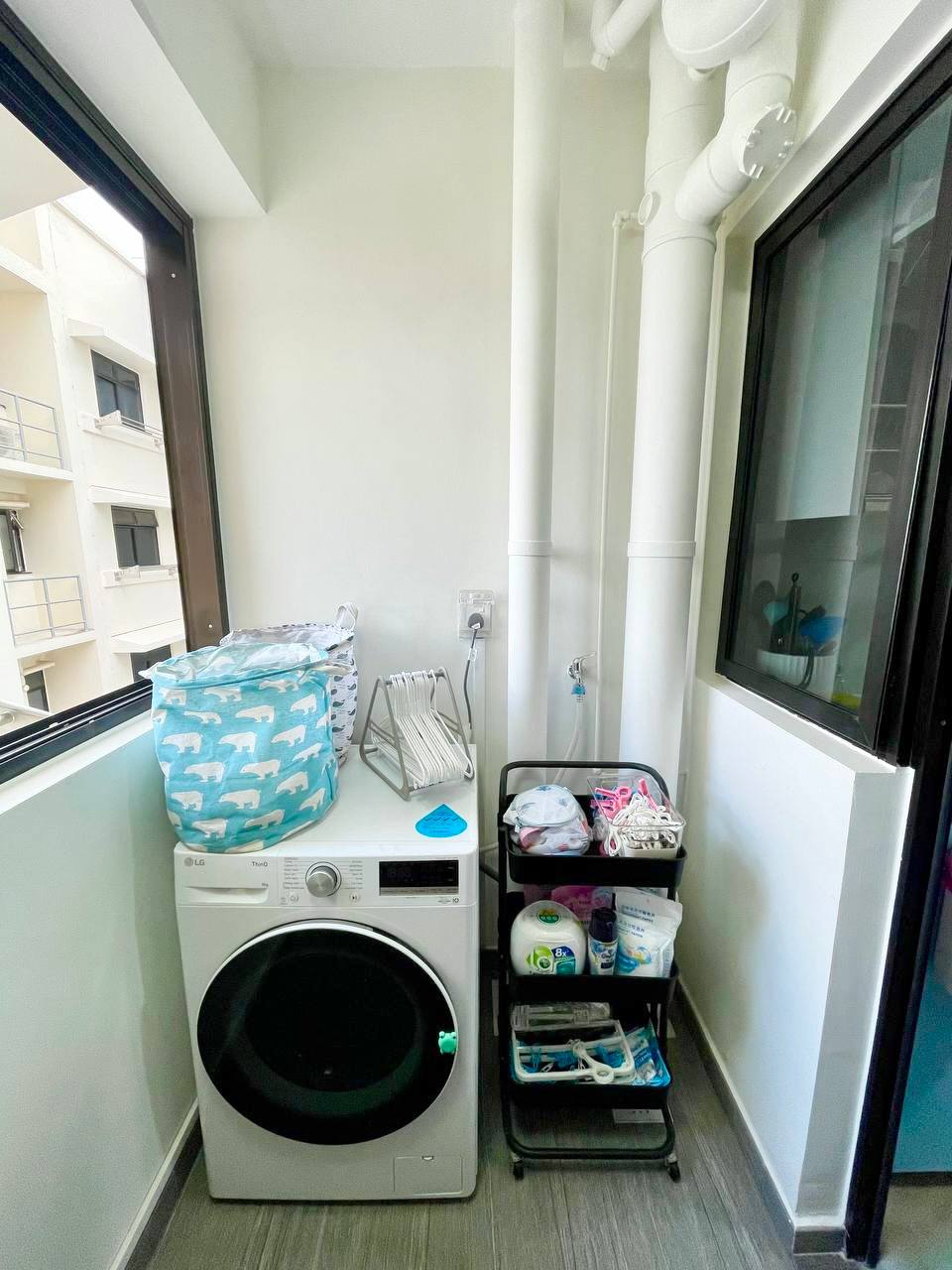 Our-Service-Yard:-Kitchen-extension-with-no-built-in!-