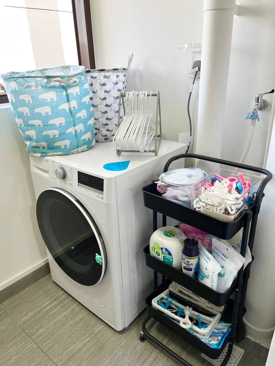Our Service Yard: Kitchen extension with no built-in!  - Washing machine, baby items, laundry basket, hangers, baby wipes