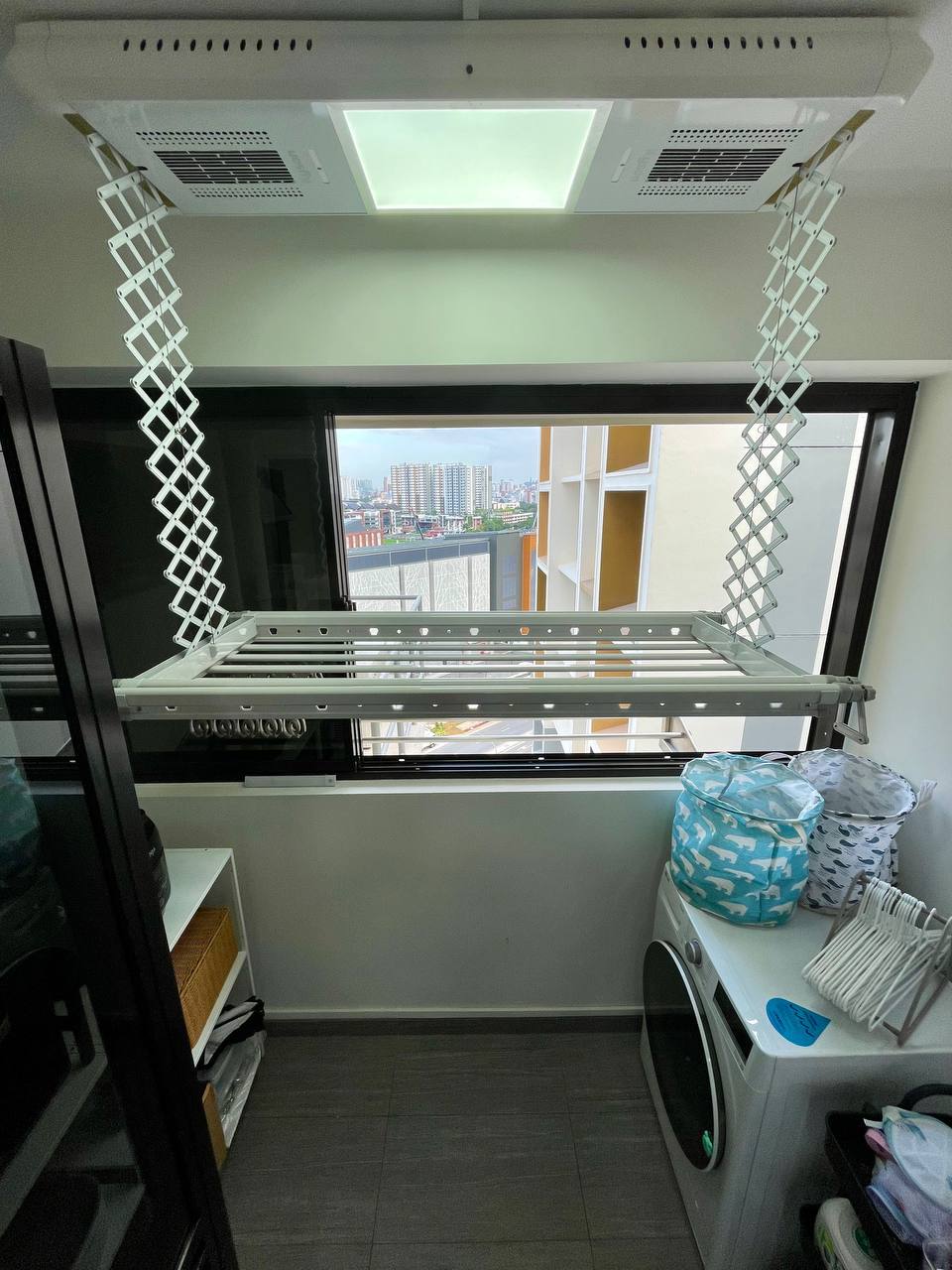 Our Service Yard: Kitchen extension with no built-in!  - Mini loft space, compact living area, laundry room, urban rooftop