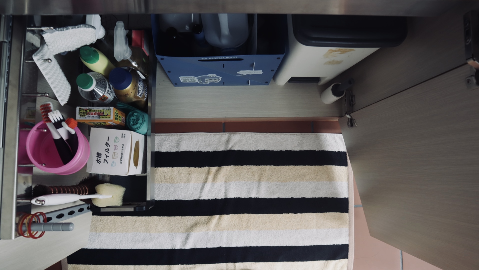 to-each-their-own-space---organisation-for-galley-kitchen