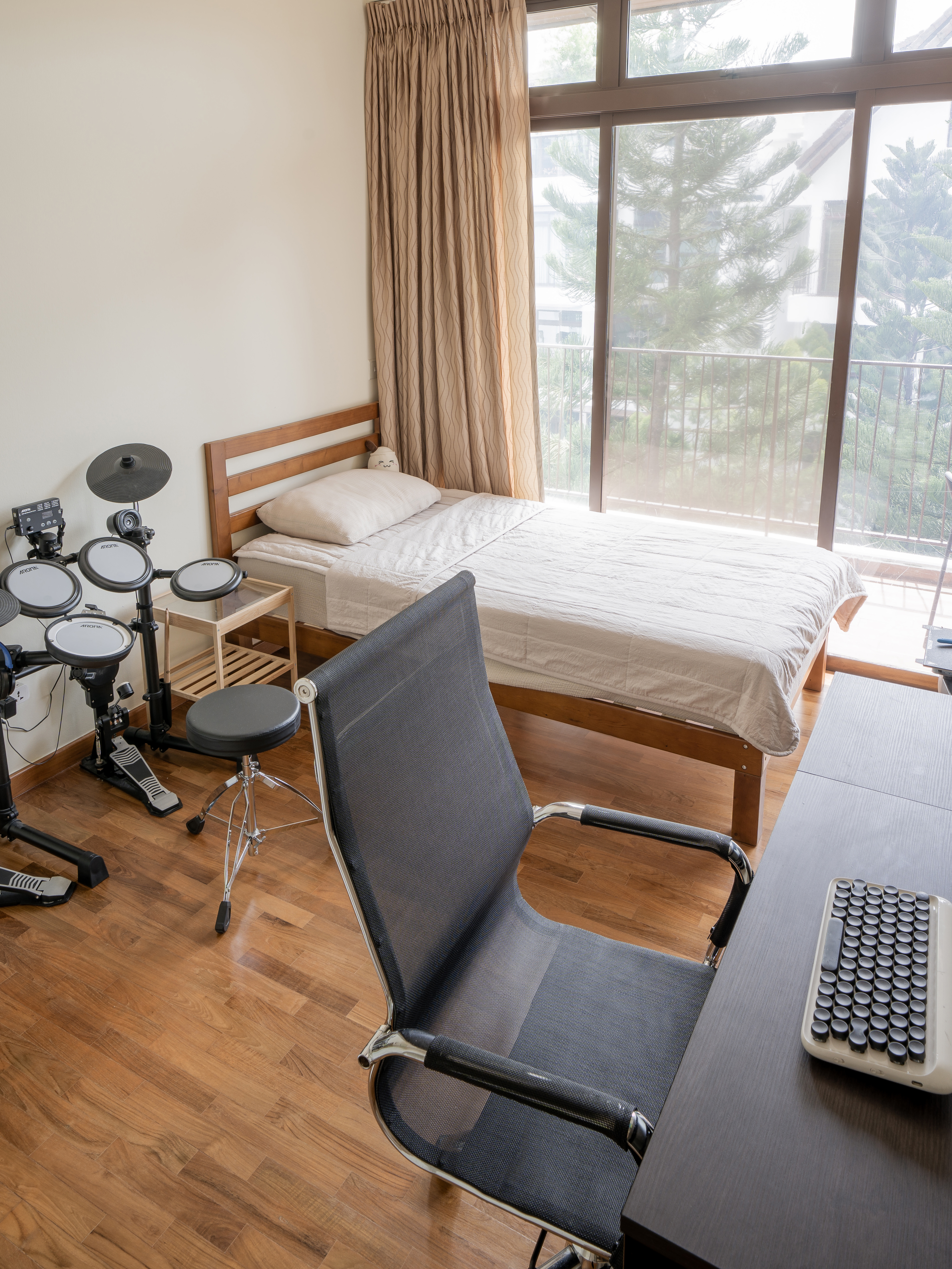 Our-son's-bedroom:-A-minimalist-sanctuary-with-wood-tones!
