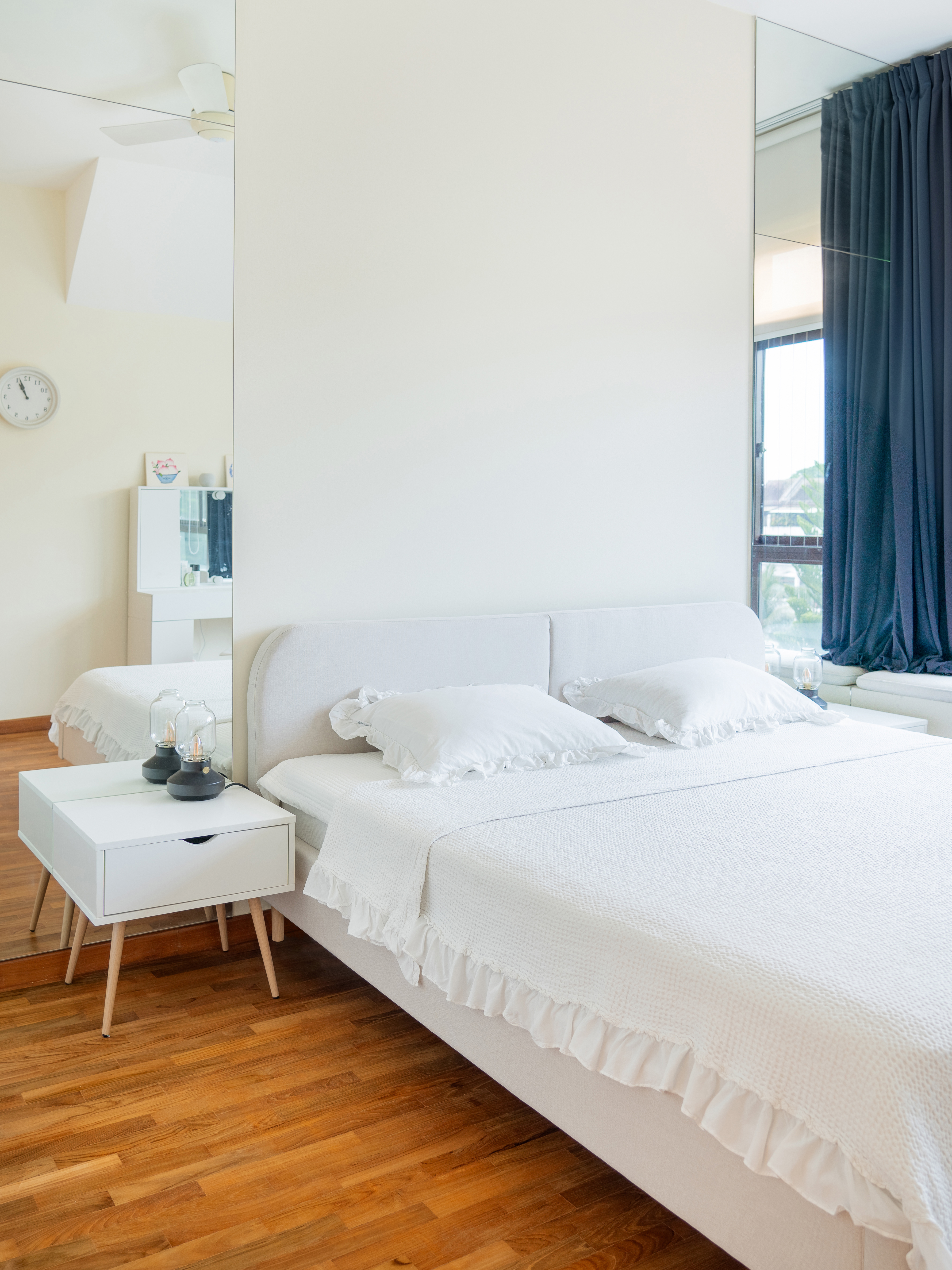 Keeping it simple in our our cosy master bedroom - White bedroom with modern design, minimalist decor, large bed with white