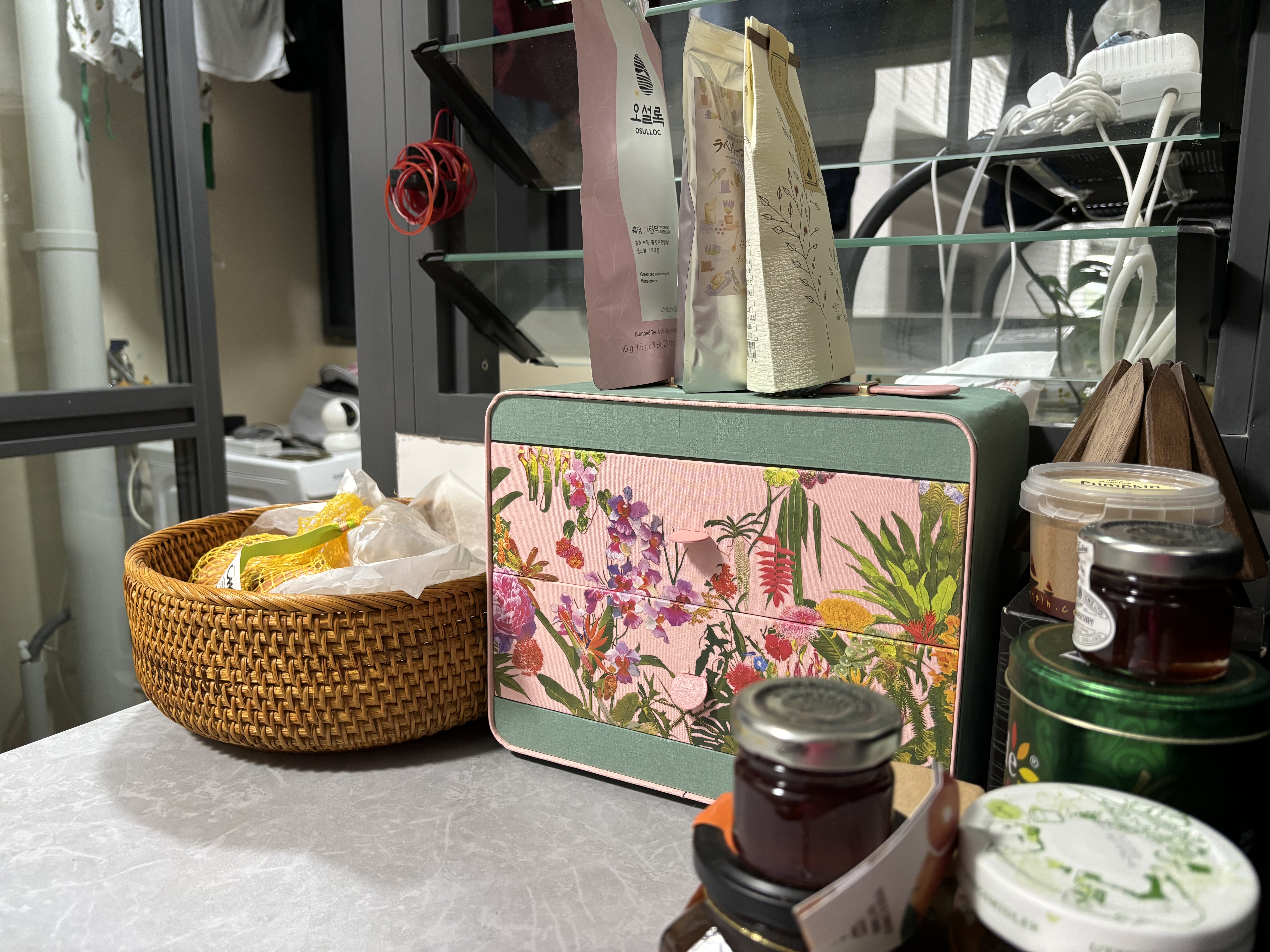 Kitchen-organisation-for-the-lazy-couple