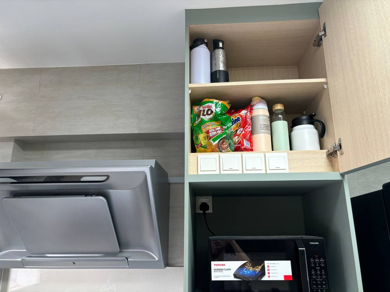 Utilising deep drawers & tower cabinet for Kitchen organisation - Kitchen cabinet, open shelf, food storage, Nescafé, Win