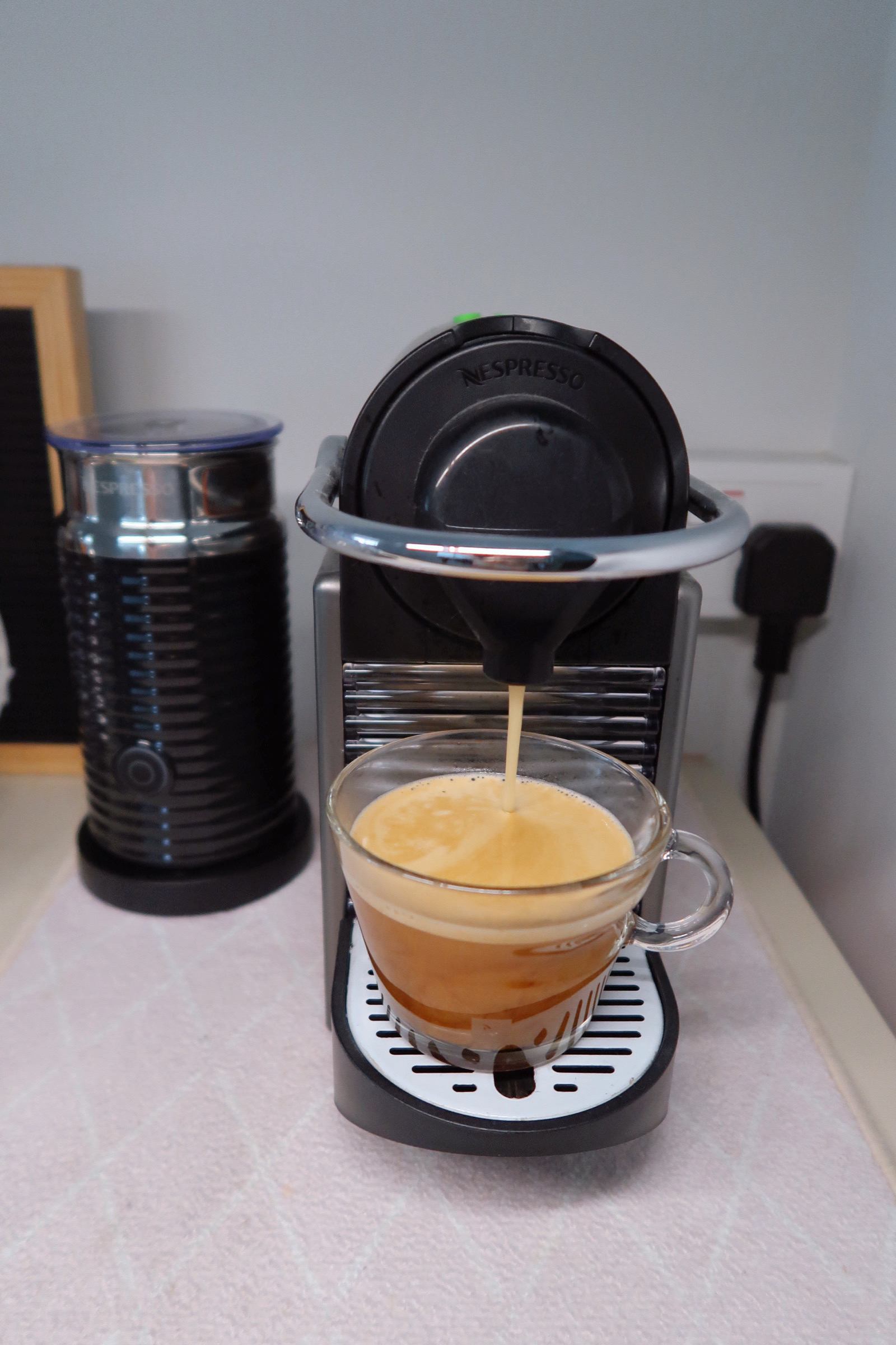 Bittersweet Weekend Routine - Sunshine after the Rain  - Espresso machine, coffee machine, coffee pouring, cup of coffee
