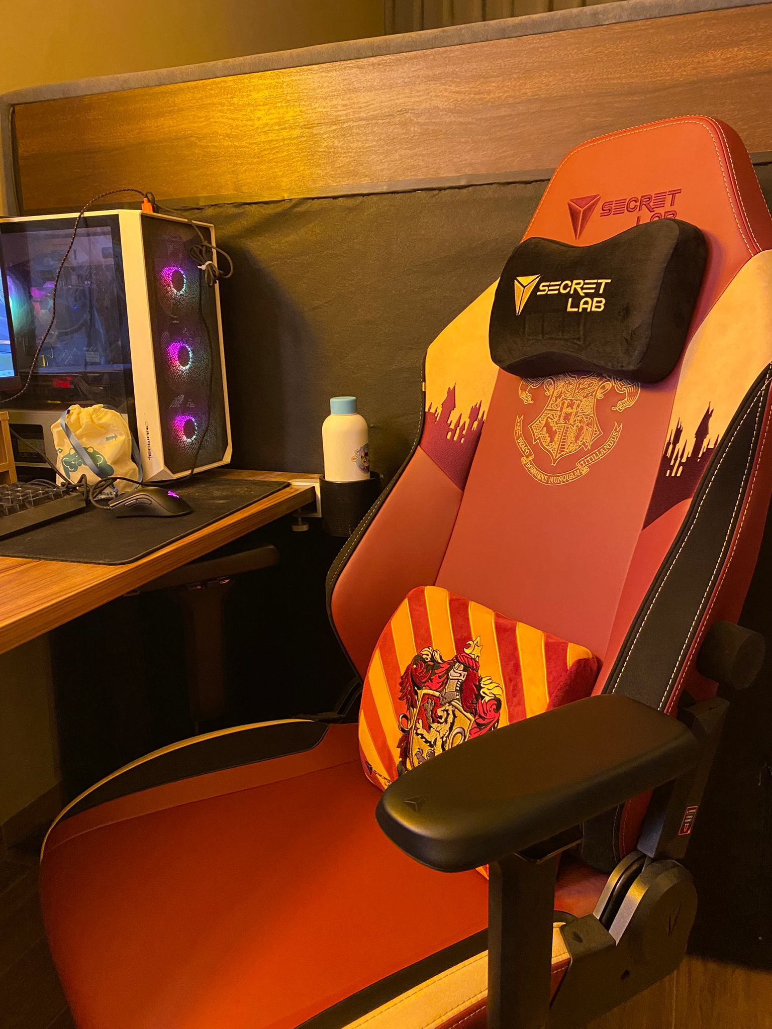 Our-cozy-gaming-corner:-with-Lan-shop-vibes,-said-the-man-in-his-30s