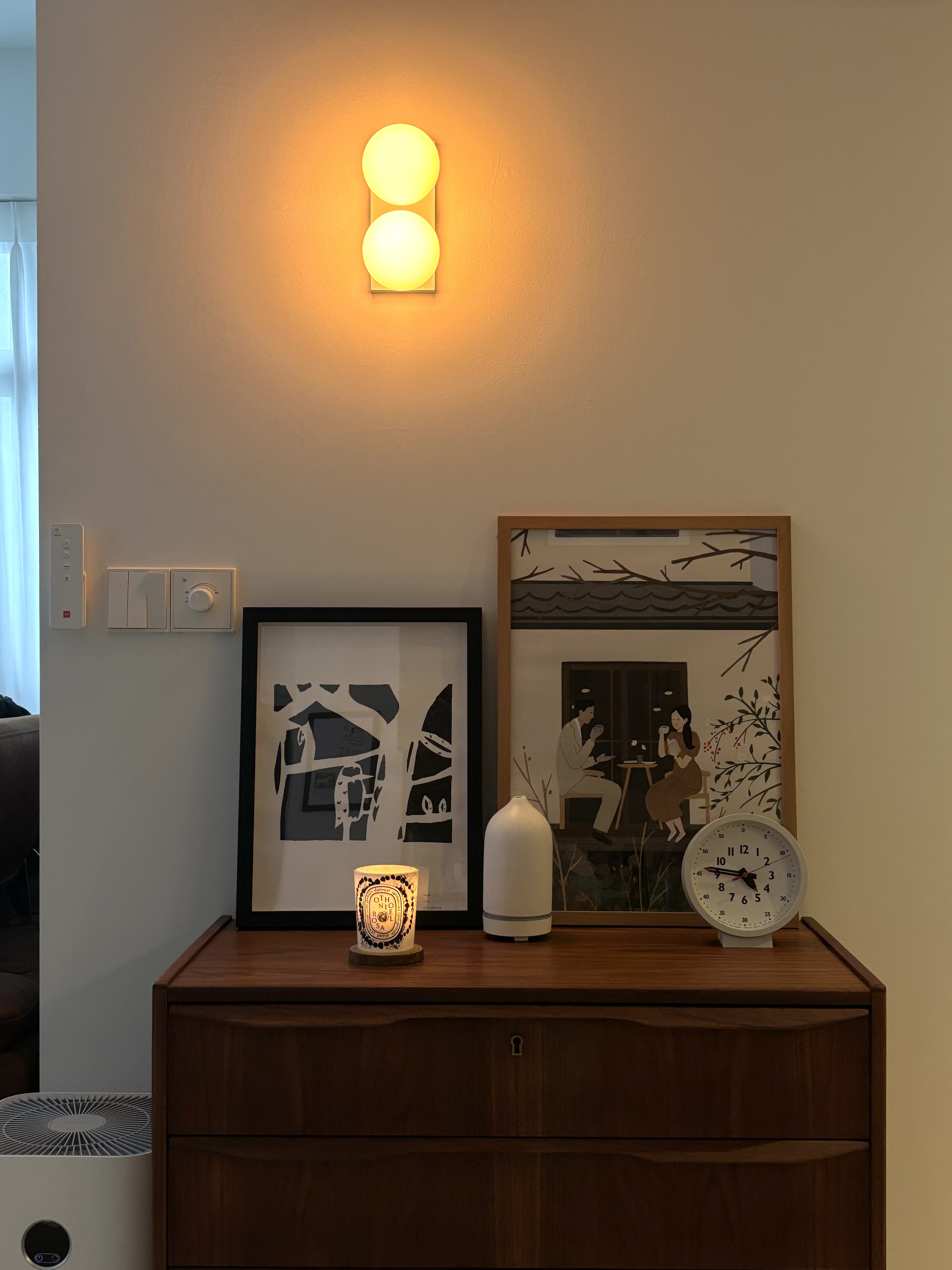 A Simple Mid-Century Modern 4-Rm BTO under $60k - Wall-mounted light fixture, minimalist decor, modern art, framed picture