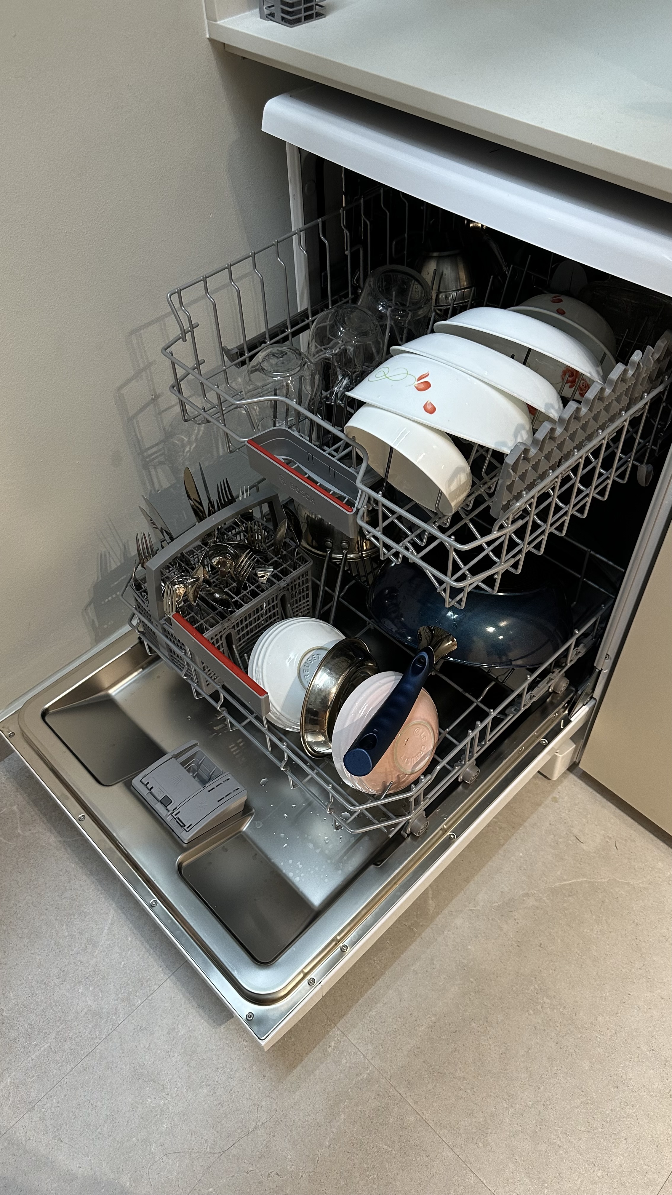🏡🛋️🌟Upgrade Your Home Life: Our Top 3 Essential Picks - Dishwasher, open, stainless steel, clean, neatly arranged, white