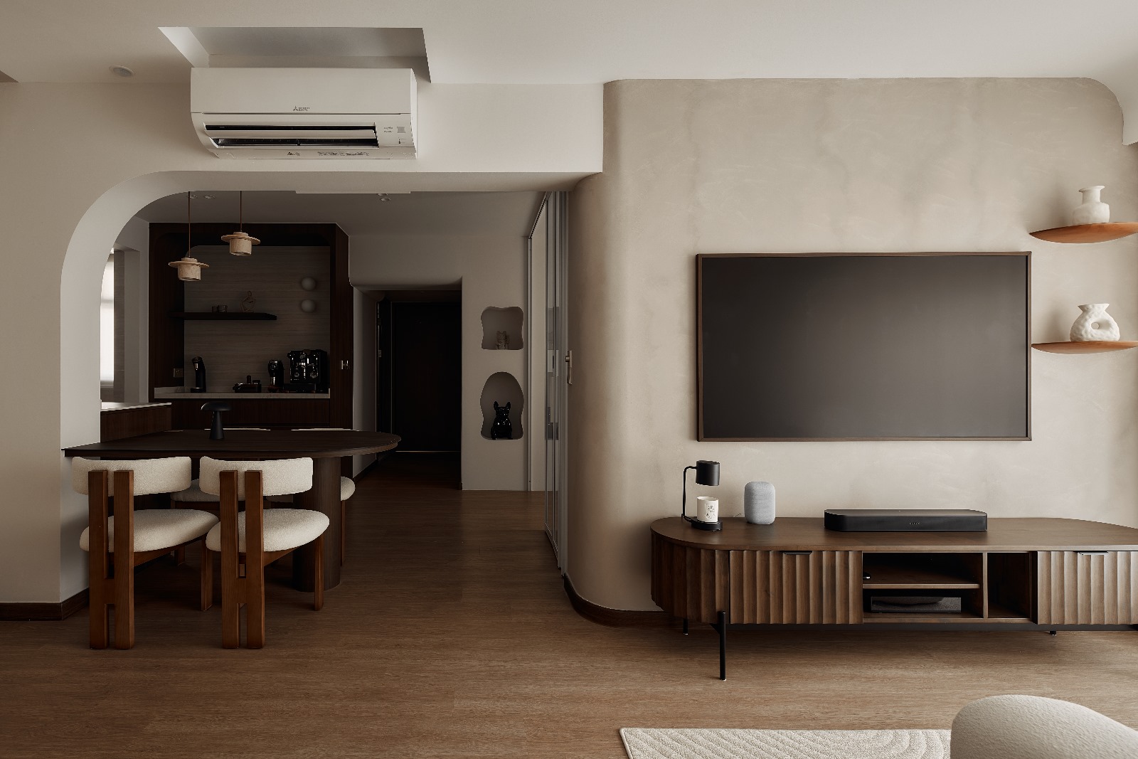 Our Cosy Living Room: No Built-Ins and 90% Taobao Furniture - Modern minimalist dining room, sleek furniture, wooden dining