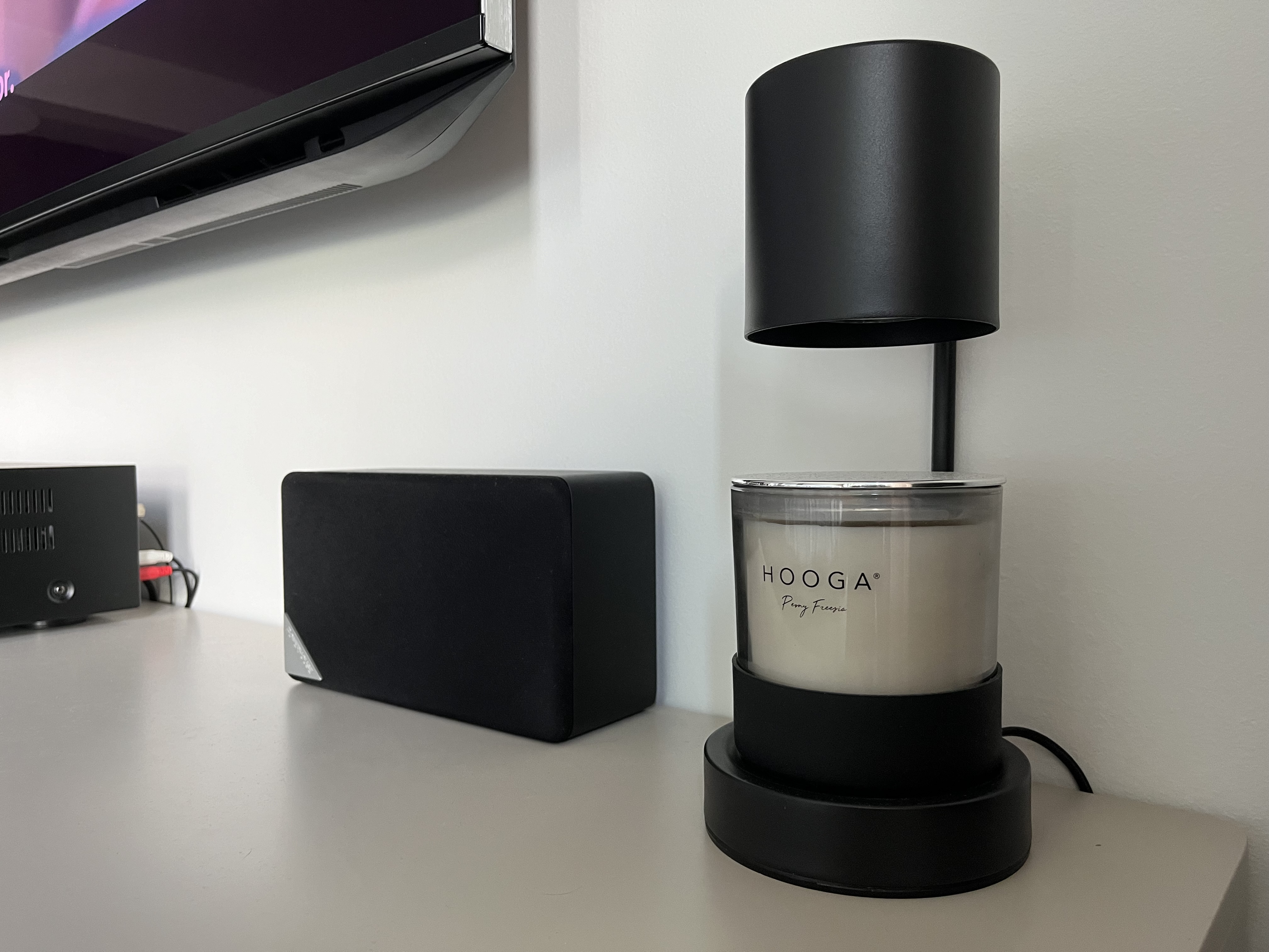 Living Room: Simple & cozy for the homebodies - Black and silver lamp, modern design, minimalist decor, sleek black base