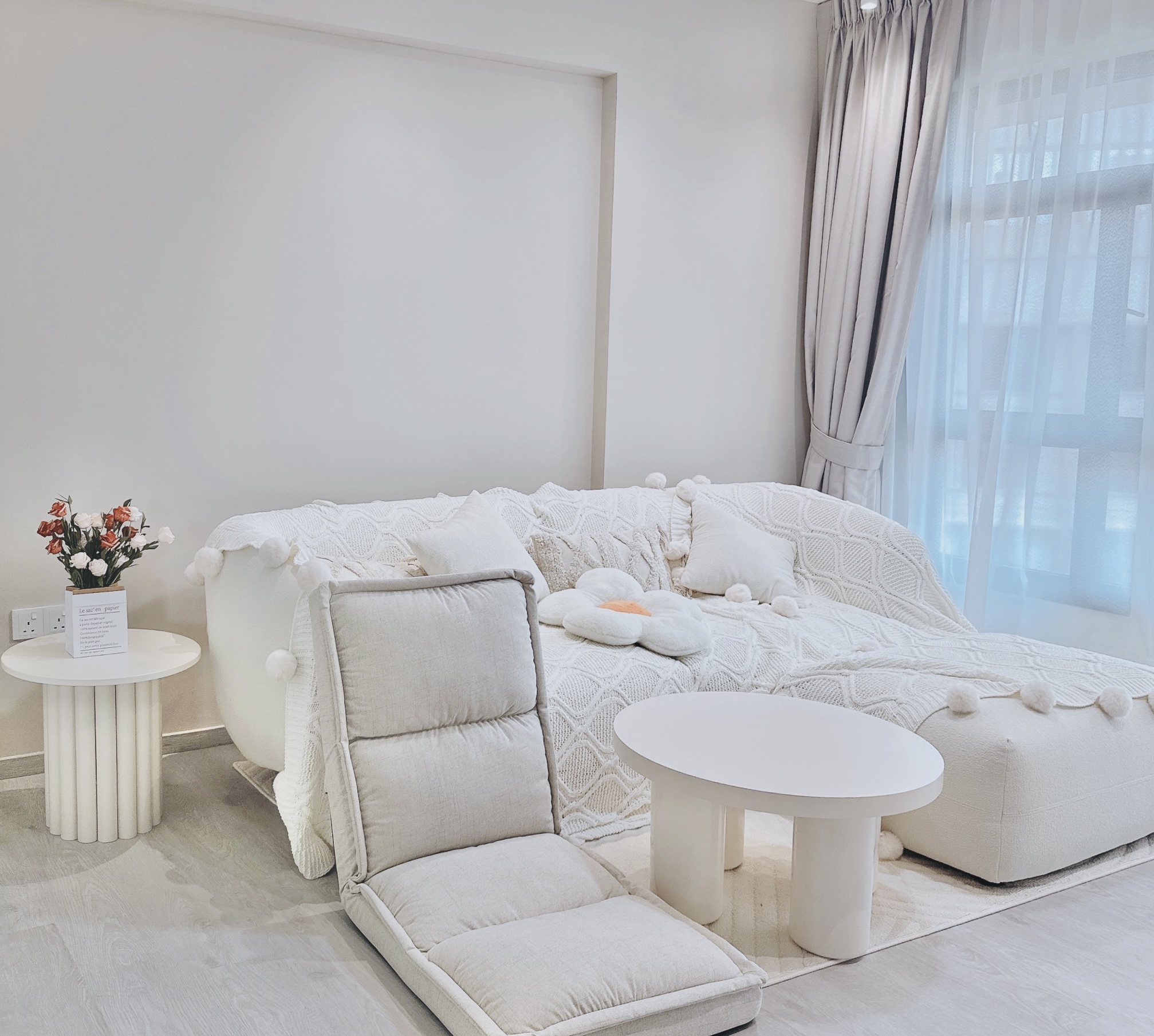 Tranquil white haven at Tengah under 34K  | Living room  - White cozy living room, minimalist decor, modern furniture, plush