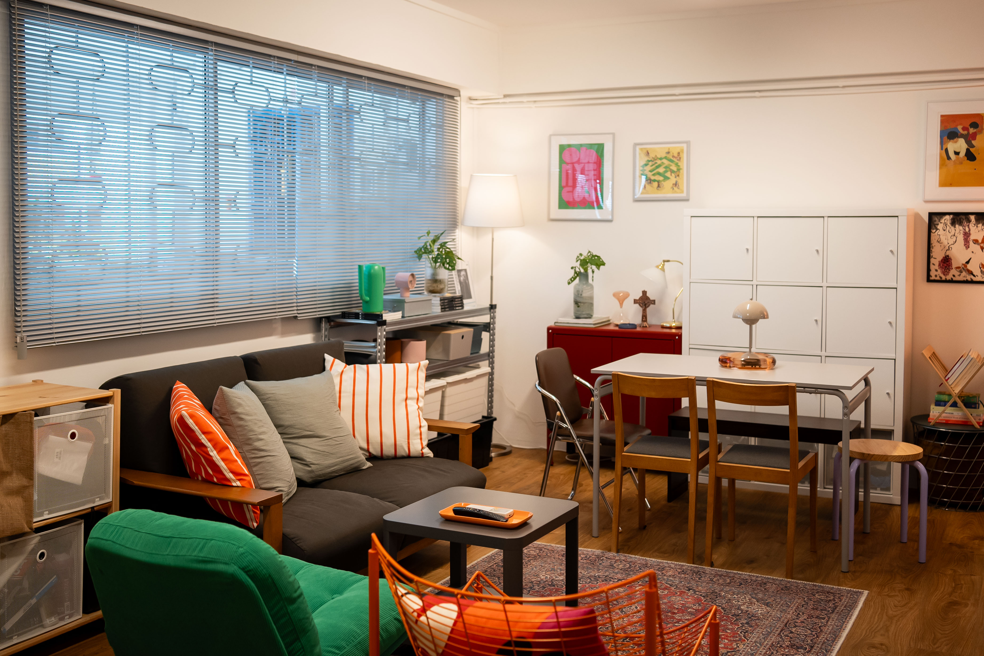 Inside-a-Photographer’s-Vibrant-Living-Room-Studio-with-Eclectic-Charm