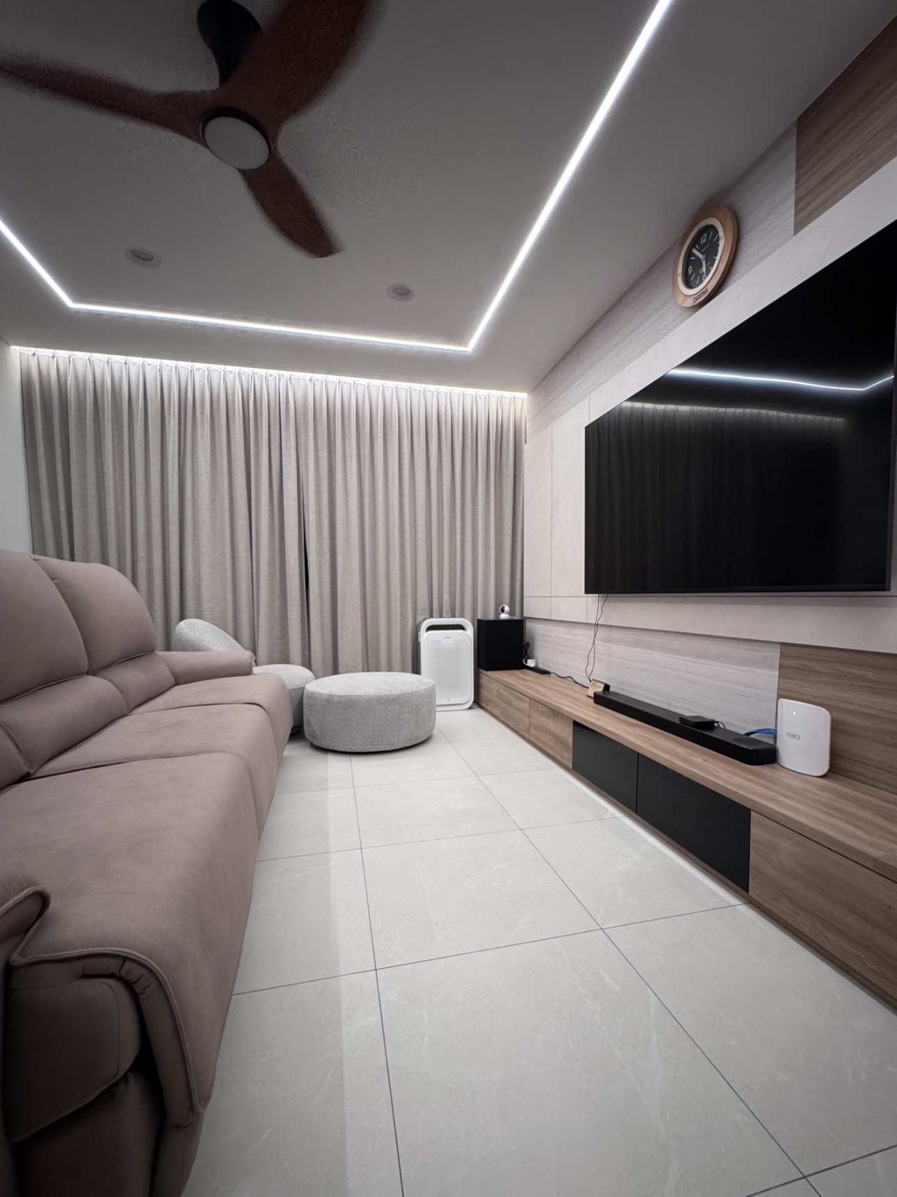 The-Heart-of-our-Maisonette-:-The-Living-Room---Cozy-and-Functional