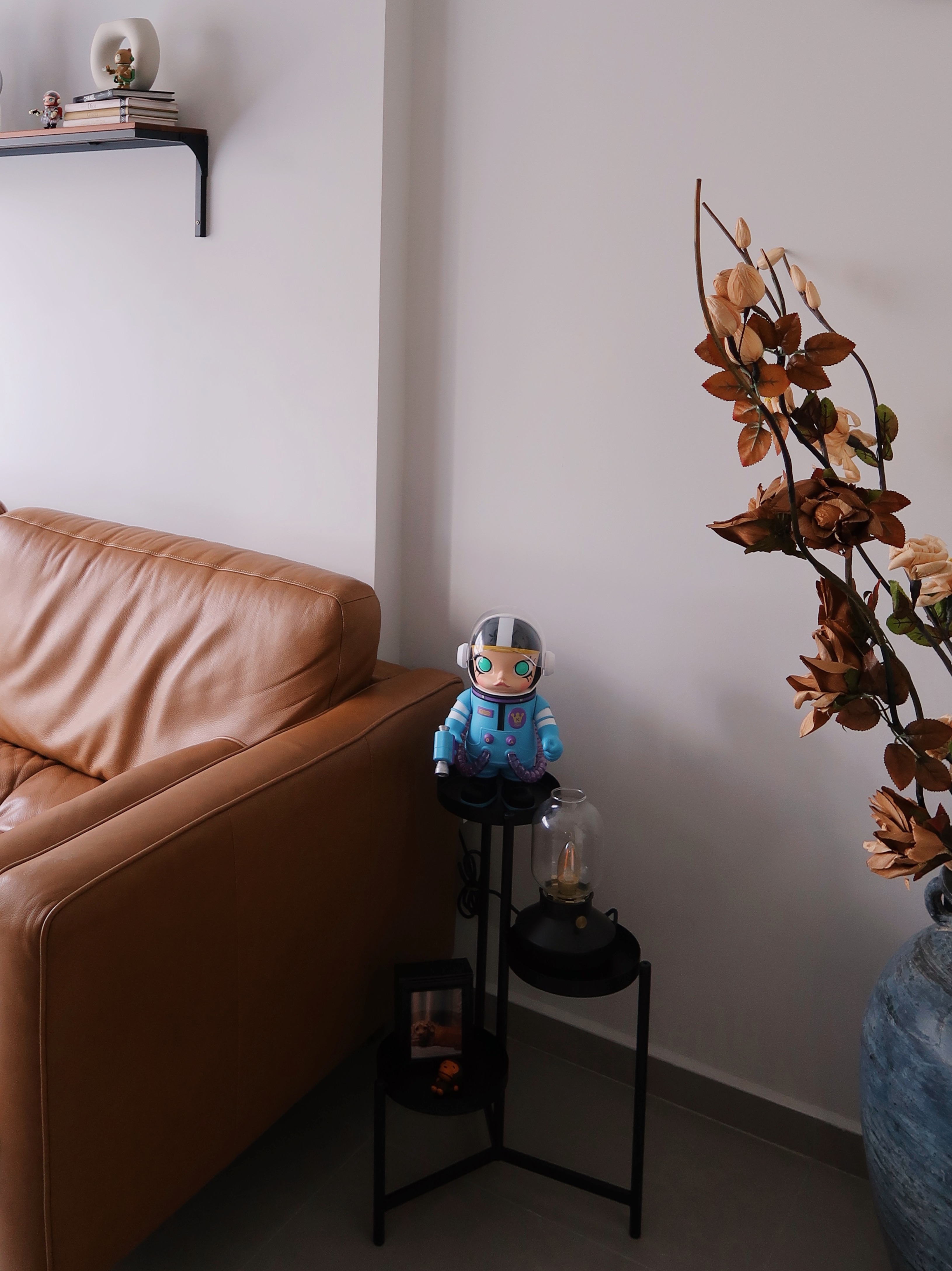 Who-Let-The-Bearbricks-In?-Our-Neutral-Rustic-BTO-Without-An-ID!