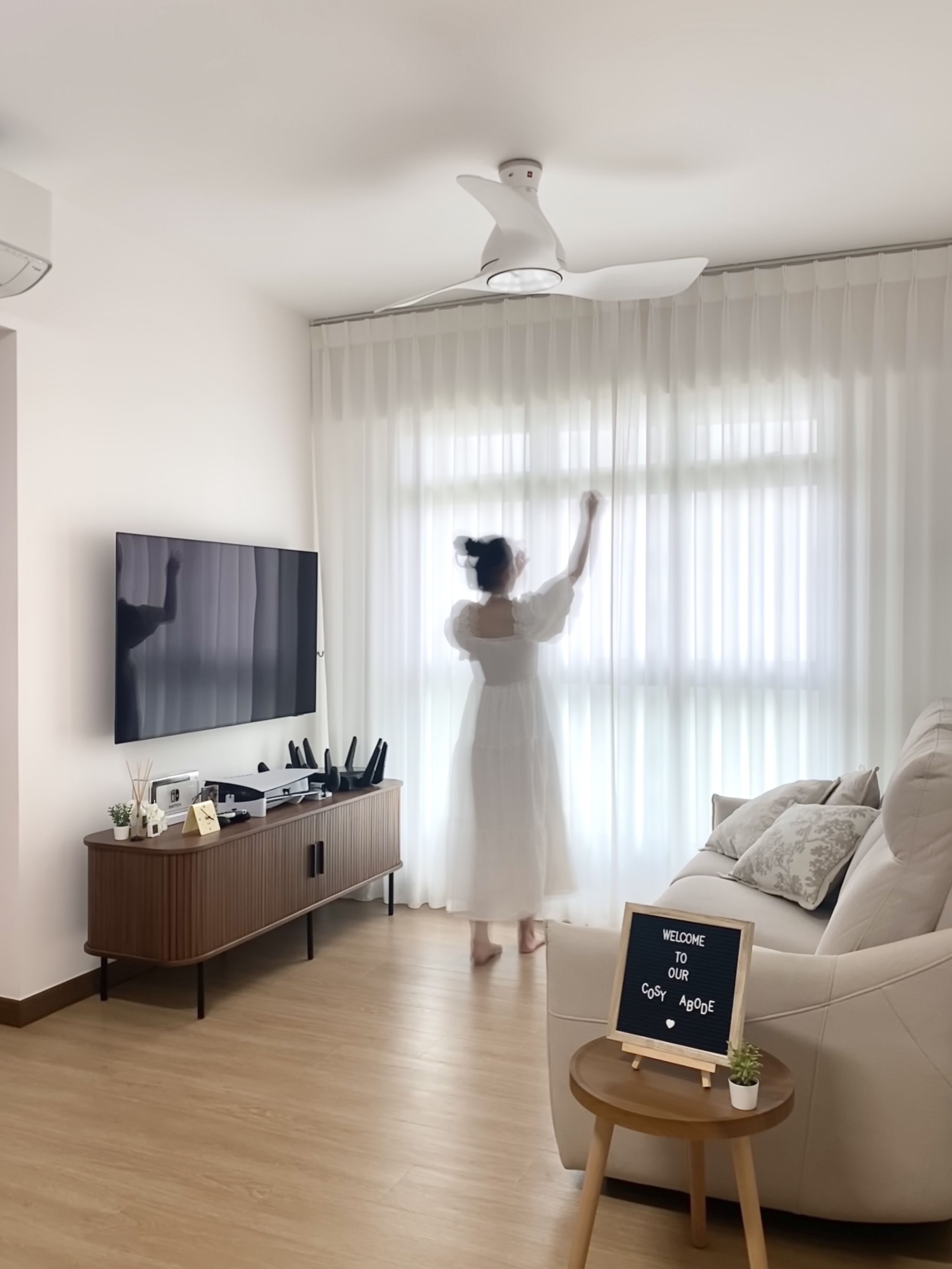 Living-Room:-Creating-A-Neutral-Palette-Home-With-HDB's-Vinyl-Flooring