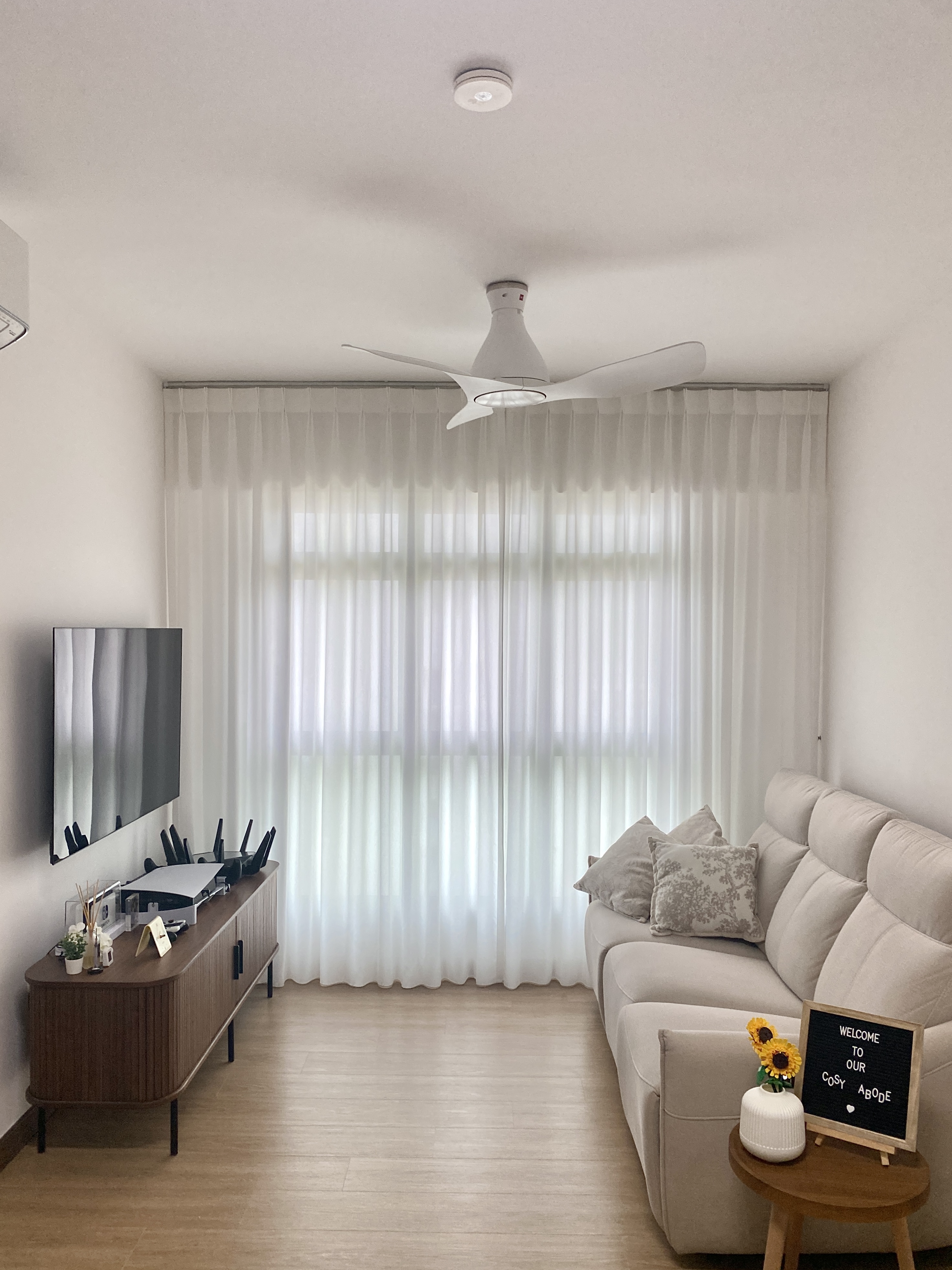 Living-Room:-Creating-A-Neutral-Palette-Home-With-HDB's-Vinyl-Flooring