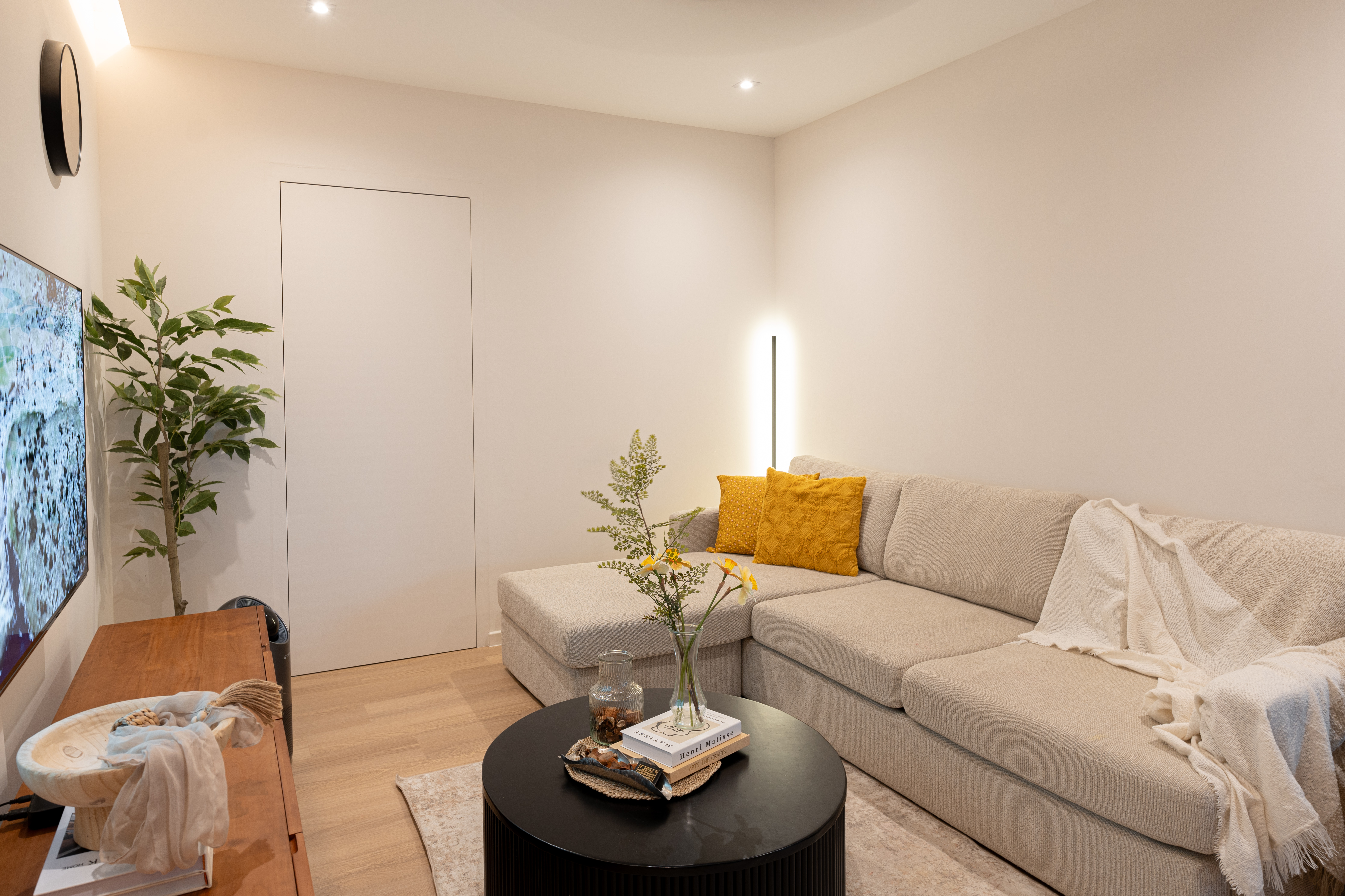 Our Bright Scandinavian style Living Room with Zero built-in carpentry - Modern living room, minimalist decor, cozy