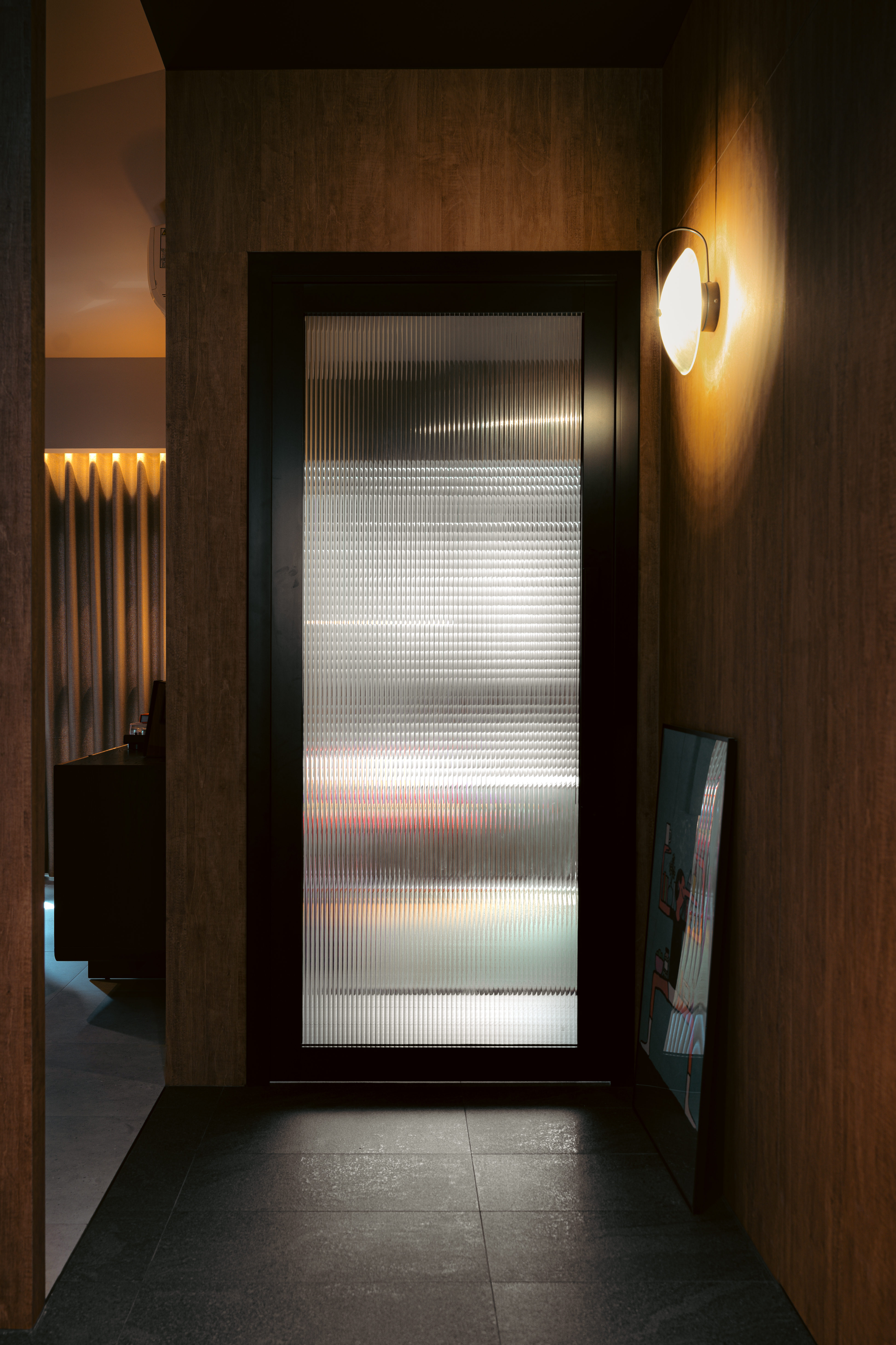 Kallang Breeze, 4rm BTO - Of vibes, memories and playful art - Modern interior, sleek design, illuminated wall sconce