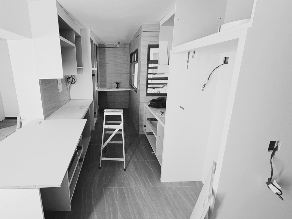 Kitchen | Chic and Functional | 5rm BTO in Tampines - modern kitchen, open-plan layout, kitchen island, built-in cabinets