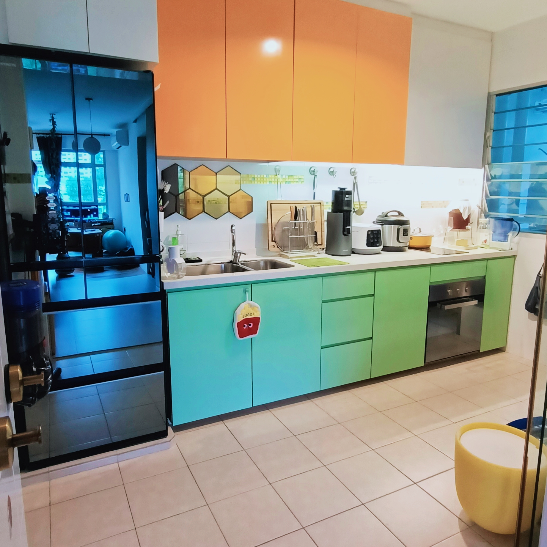 The-Vibrant-Hub:-A-Colorful-Kitchen-Oasis-For-The-Whole-Family
