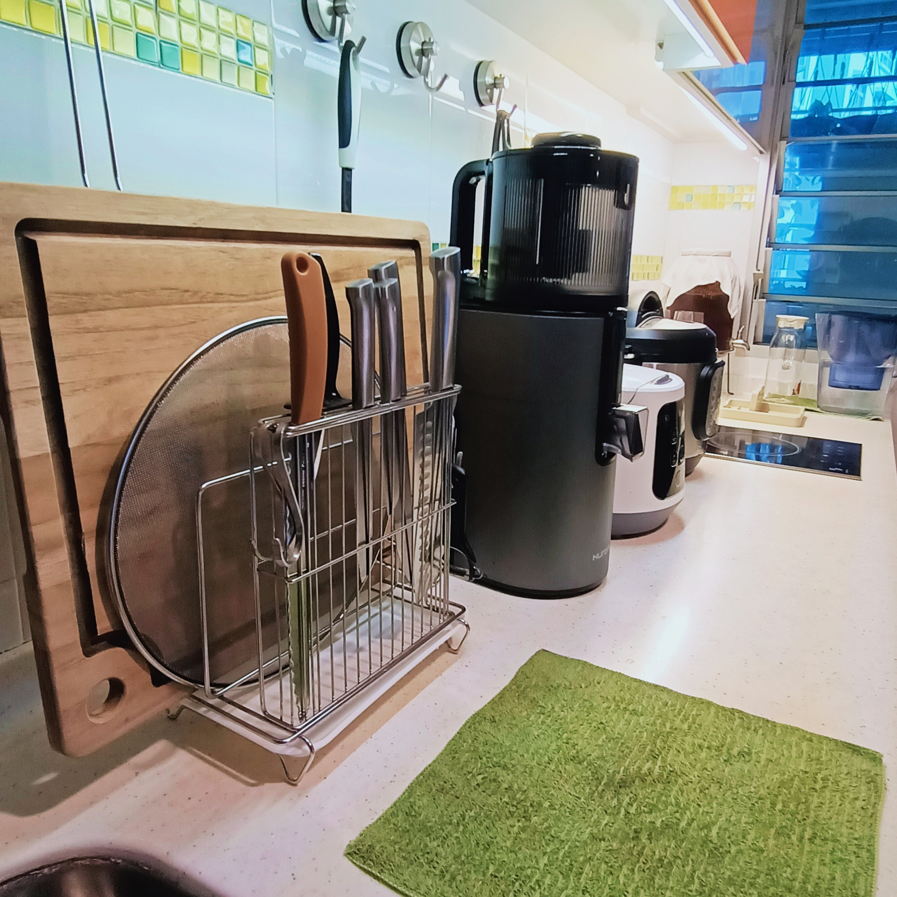 The-Vibrant-Hub:-A-Colorful-Kitchen-Oasis-For-The-Whole-Family