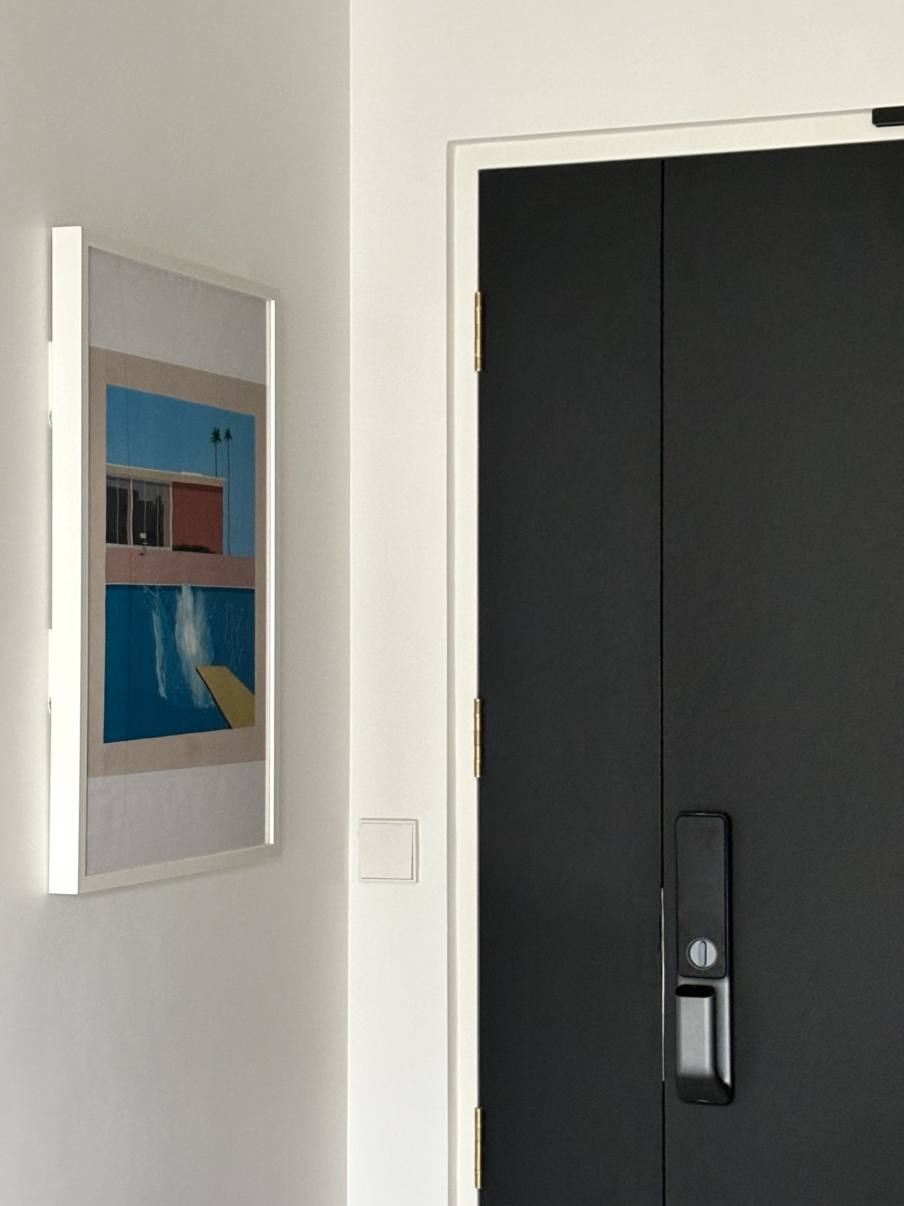 Entryway: Minimal look with concealed carpentry in a 4-rm BTO - Modern minimalist design, abstract art, framed picture, white