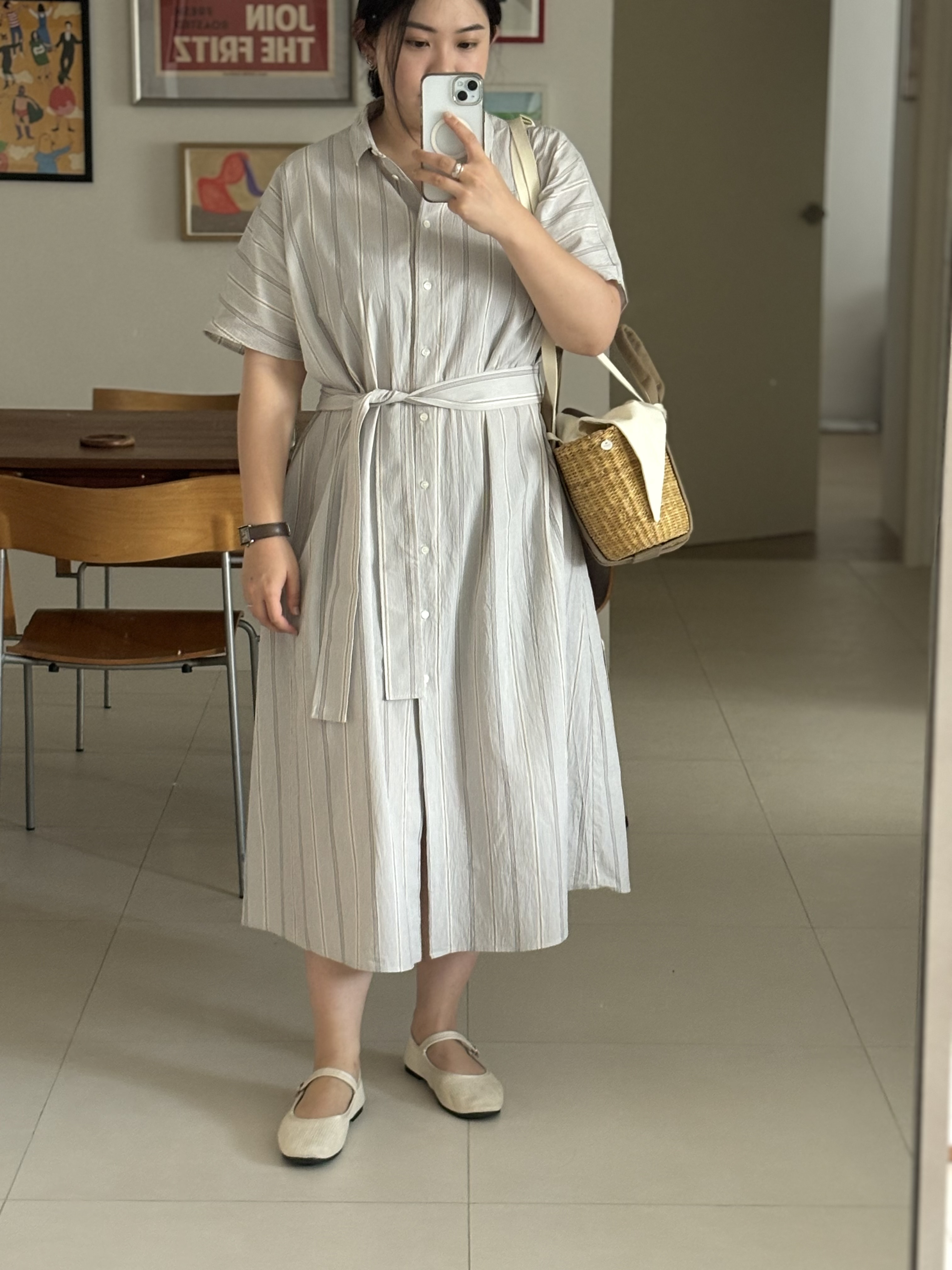 Entryway: Minimal look with concealed carpentry in a 4-rm BTO - striped dress, light-colored, knee-length, tied waist, short