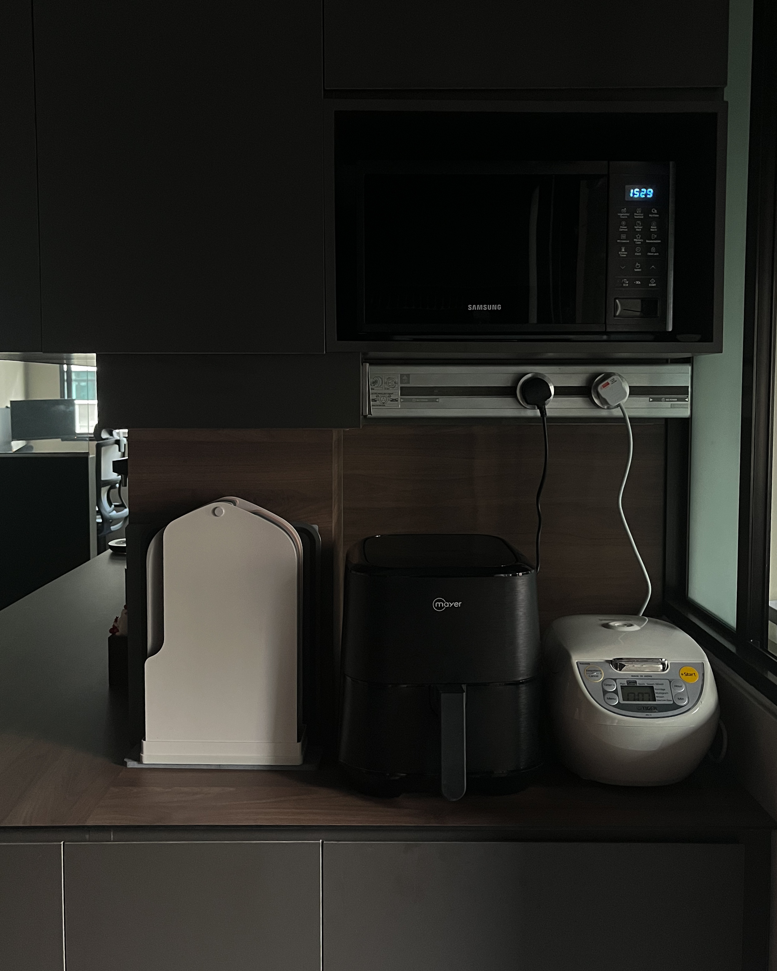 How-Our-Dark,-Contemporary-Kitchen-Transforms-From-Day-to-Night