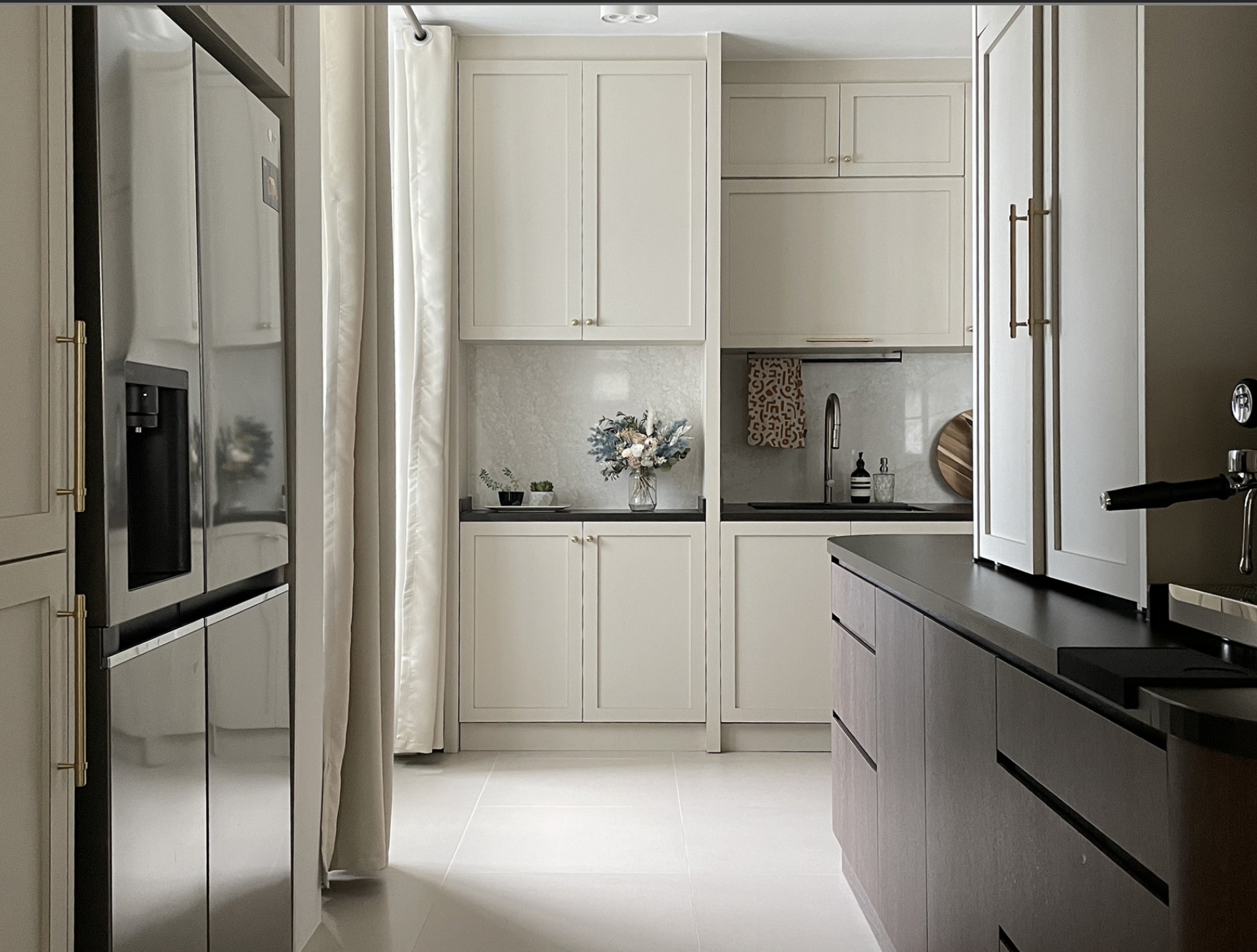 Small-Kitchen,-Big-Functionality:-3-in-1-Kitchen,-Coffee-&-Bfast-Bar