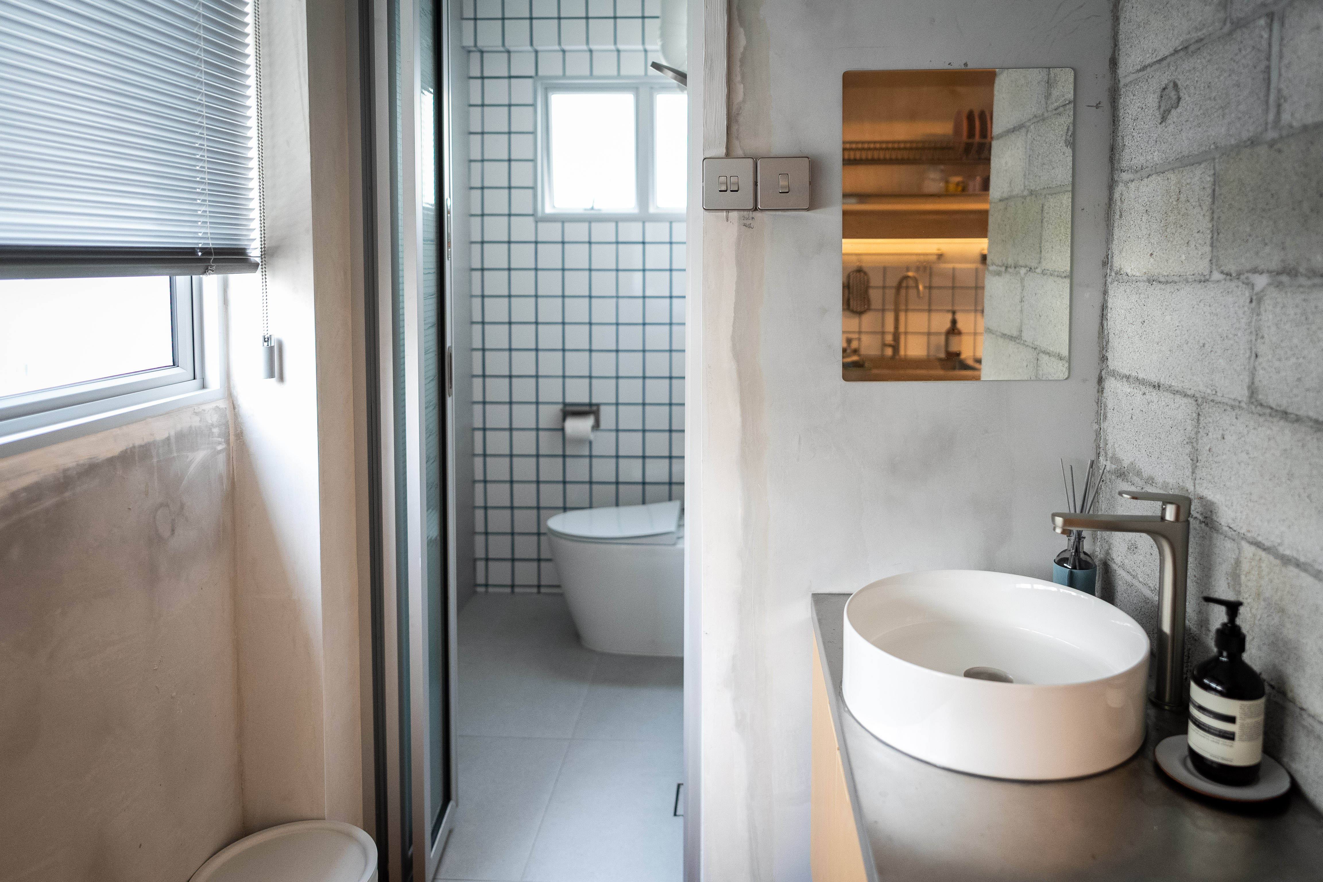 A Coffee Lover's Spacious & Charming Kitchen - Modern bathroom interior, minimalist design, contemporary fixtures, white