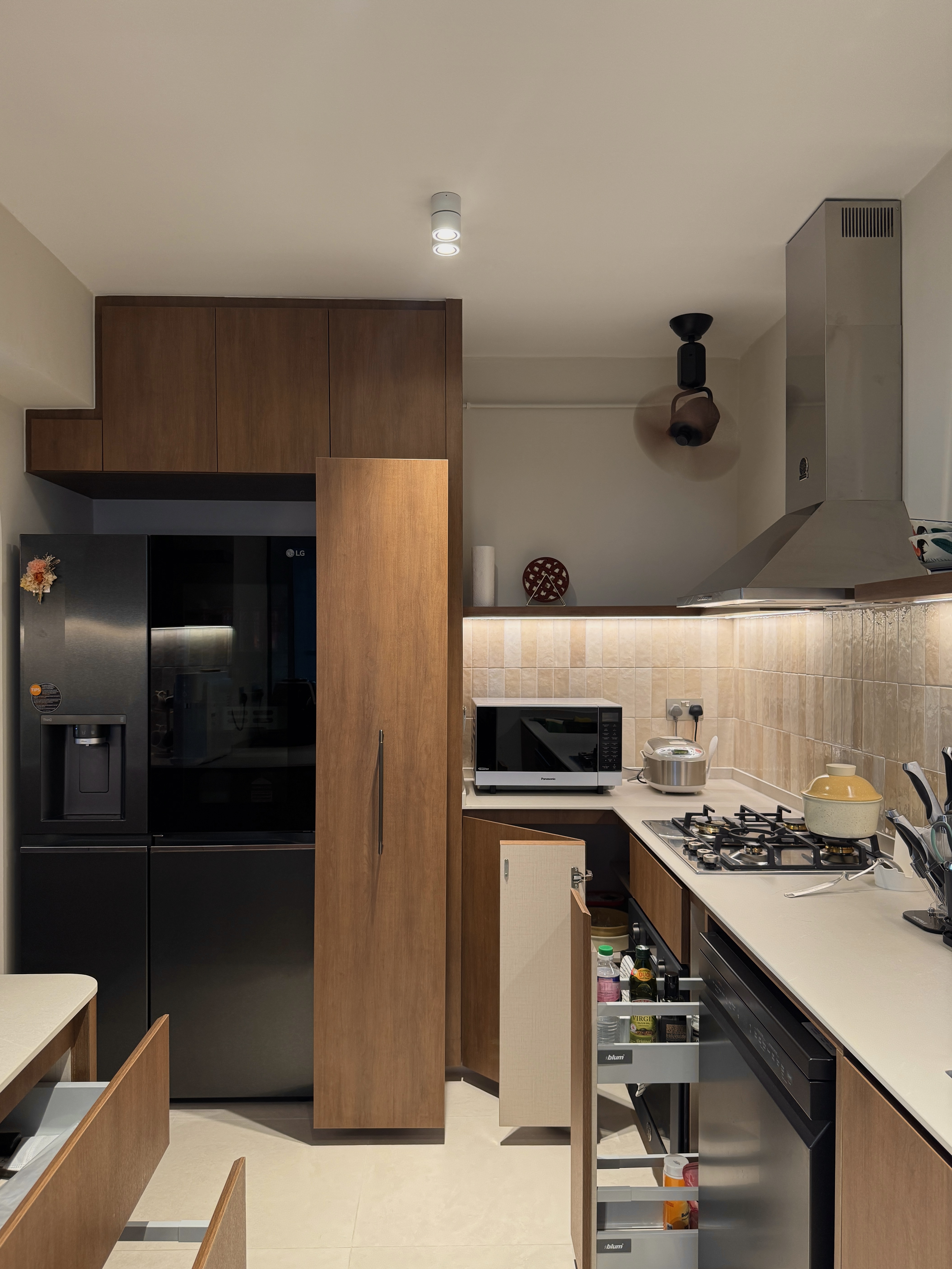 Creating a Functional and Spacious Mid-Century Scandinavian Kitchen - Wooden cabinets, modern kitchen, stainless steel