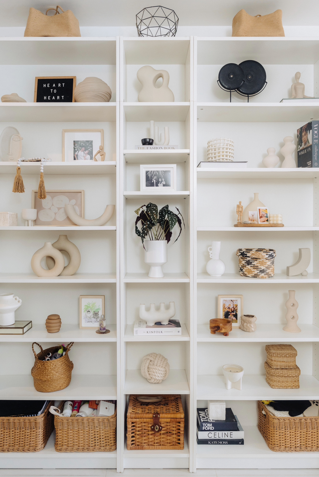 Before-&-After:-Our-Entryway-With-Styling-VS-Without-Styling-