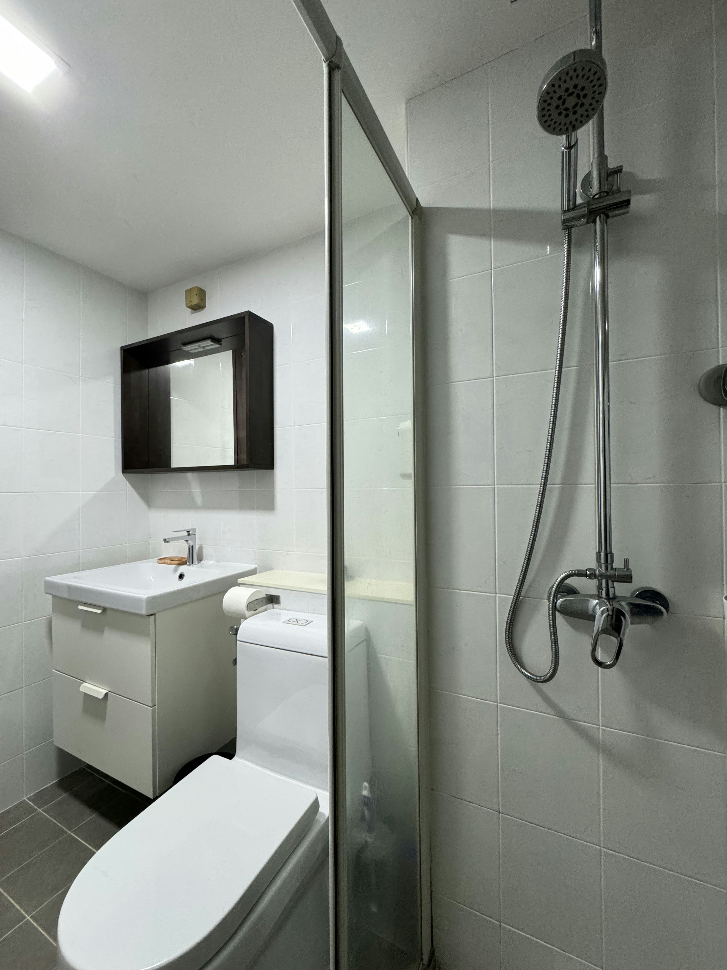 $31K Renovation Budget 5-Room HDB Mid-Century & Eclectic - White tiled bathroom, modern design, white toilet, glass shower