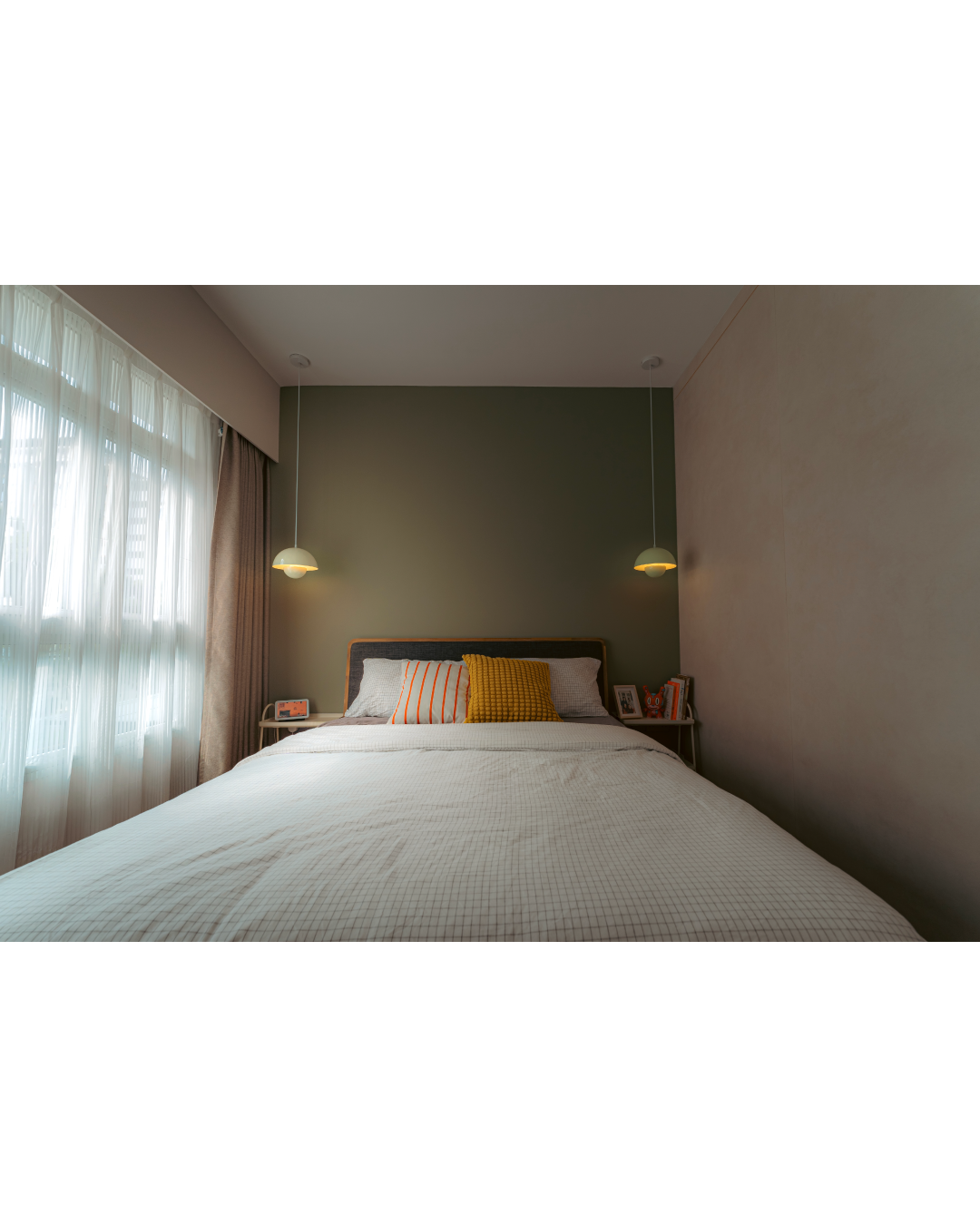 Master Bedroom Hacks: Walk-in wardrobe & dedicated rest area - Modern bedroom with large bed, white and orange striped