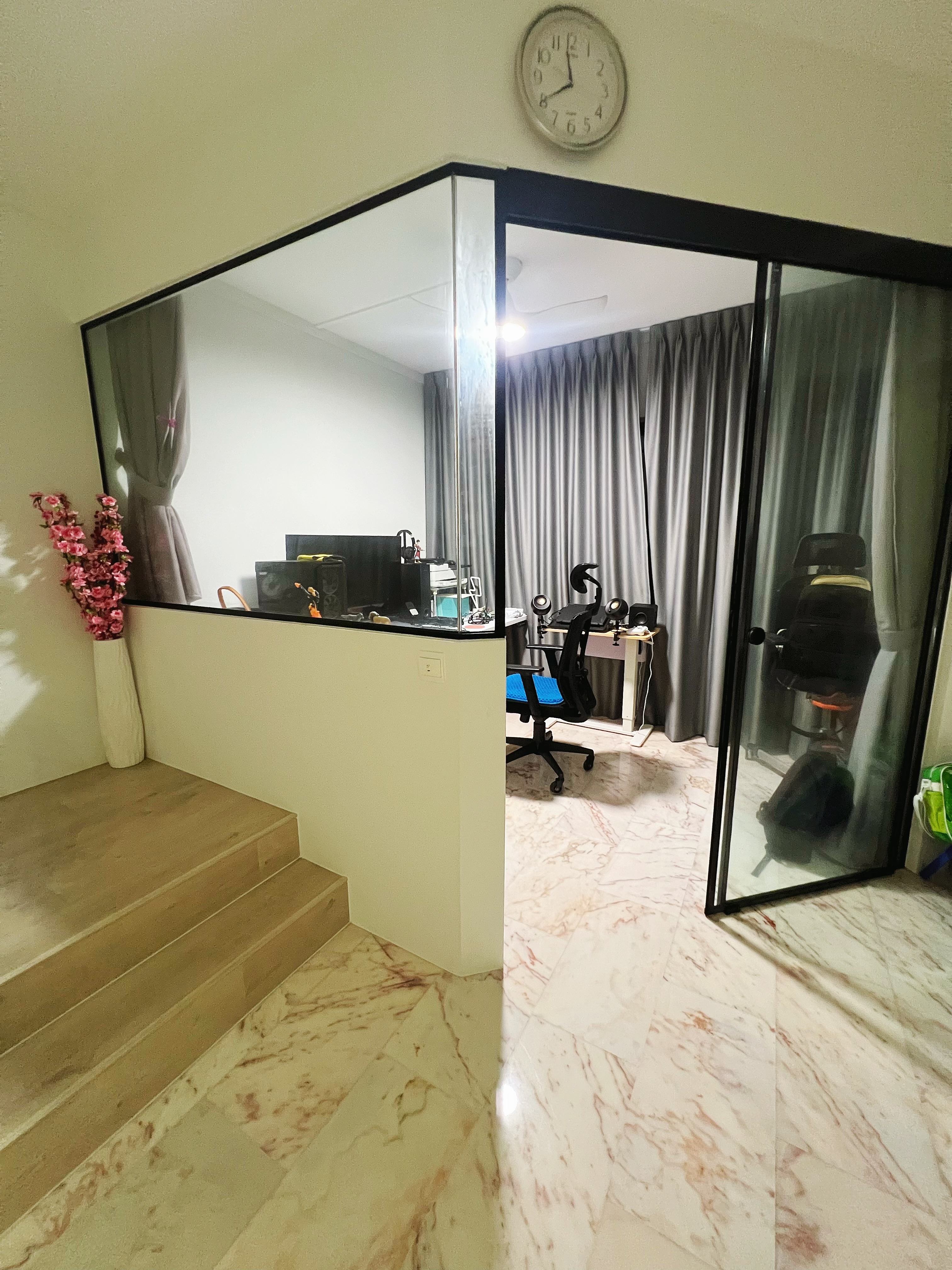 Transformation-of-an-old-maisonette:-Big-space-living-with-home-gym