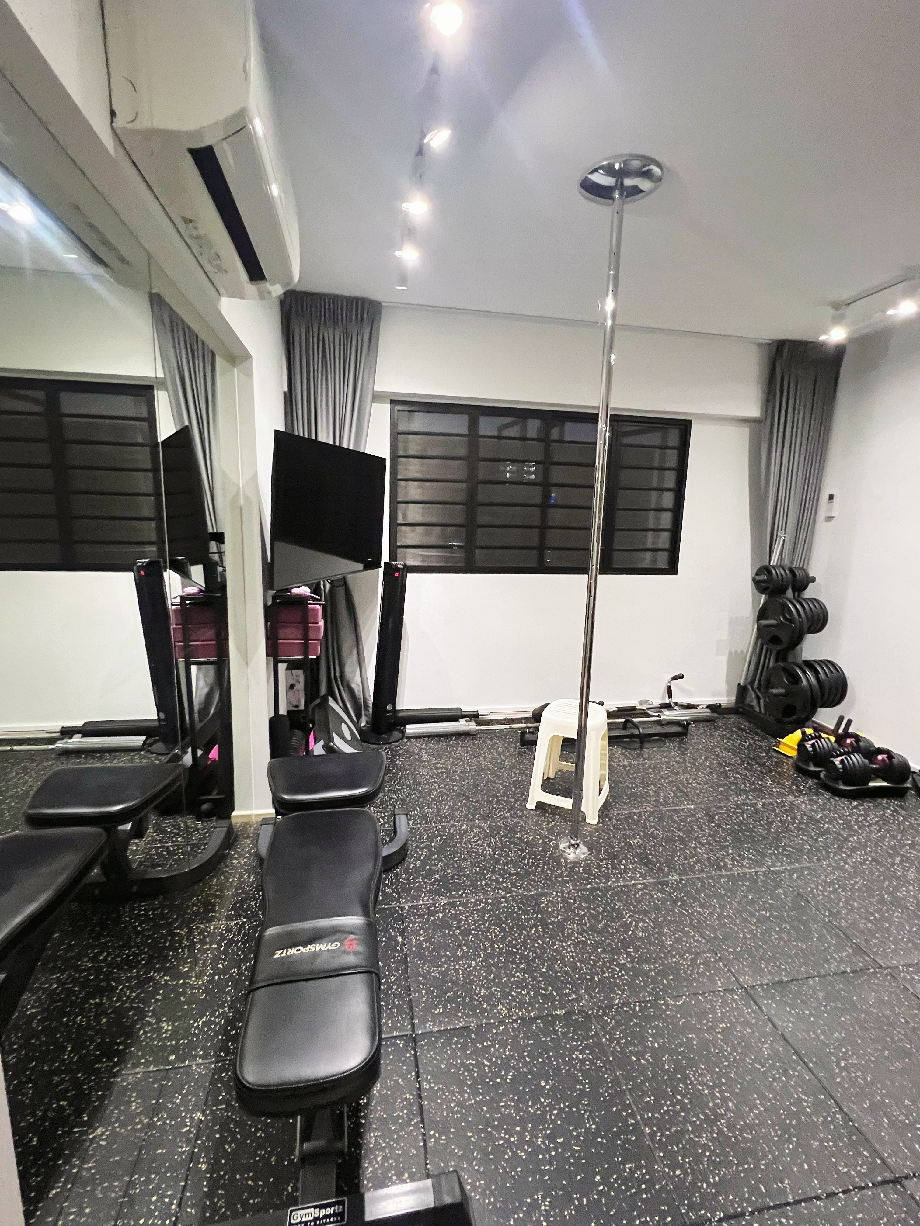 Transformation of an old maisonette: Big space living with home gym - Fitness center, gym equipment, black treadmills, weight