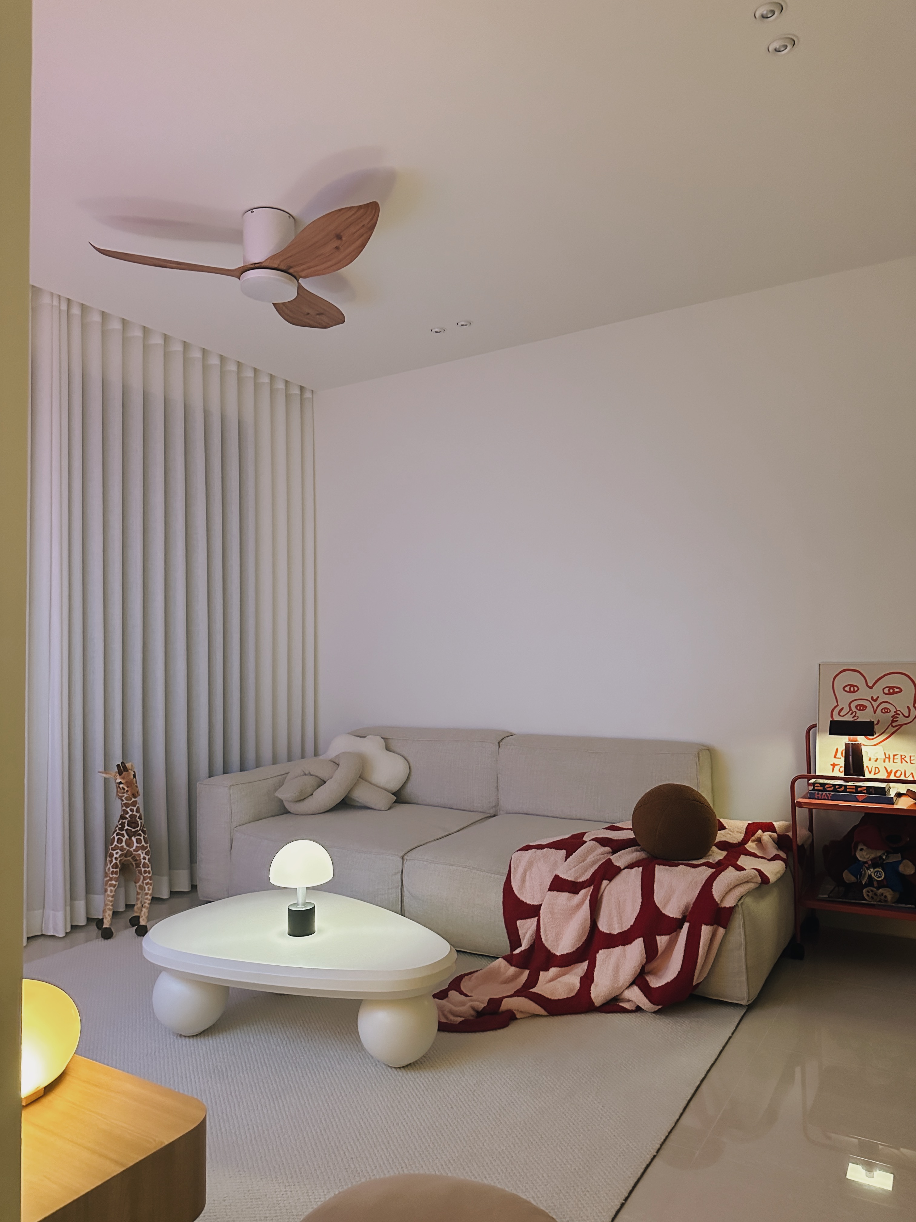 Inside-a-Warm-Minimalist-3-Bedder-Condo