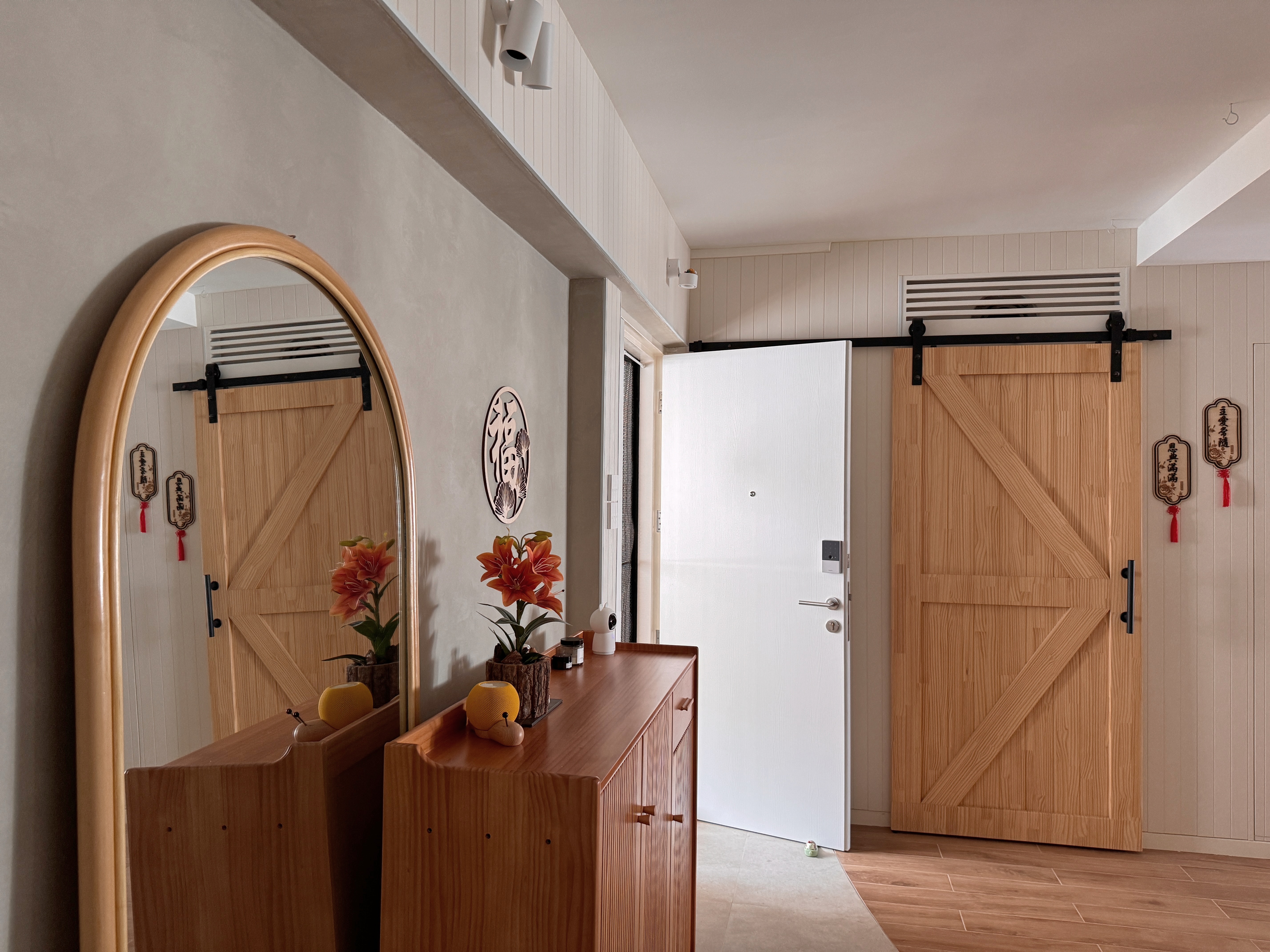Earthy-Entryway-with-Pops-of-Color:-Ditching-the-built-in-shoe-cabinet