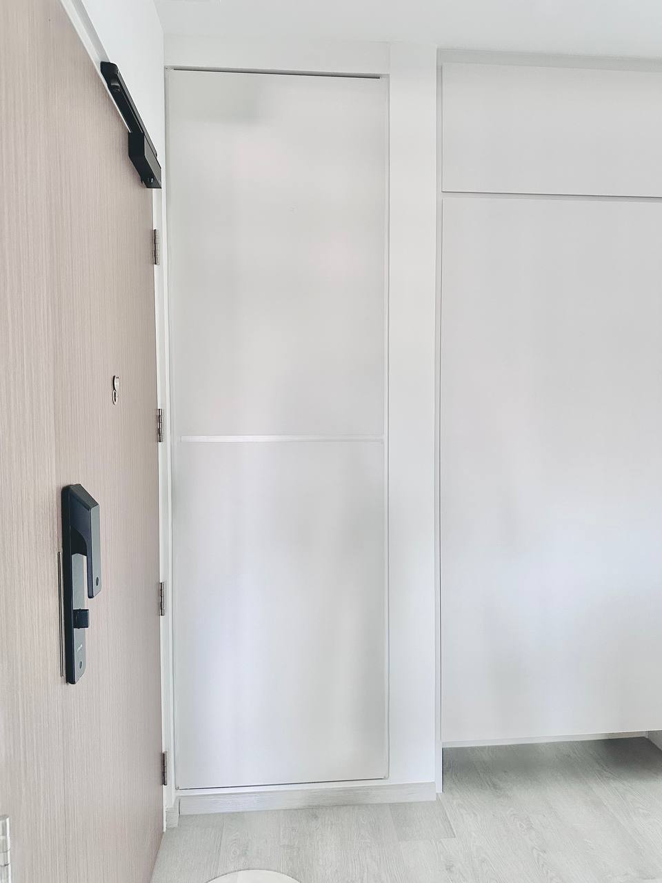 Simple-&-functional-entryway-|-Bomb-shelter-concealment