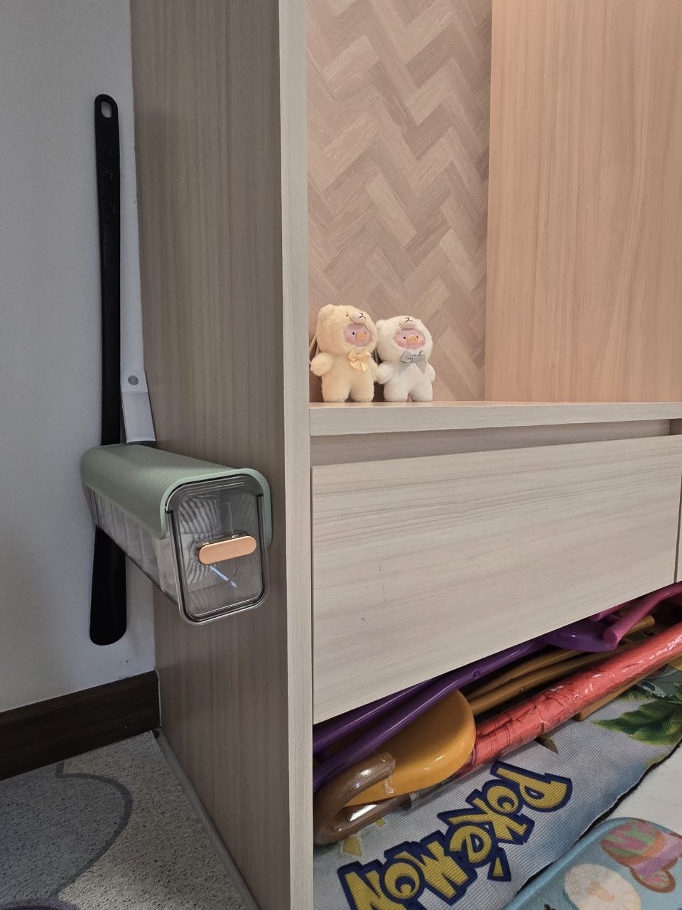 Entryway:-Playful-Mat-Meets-Our-$1.8K-Settee!