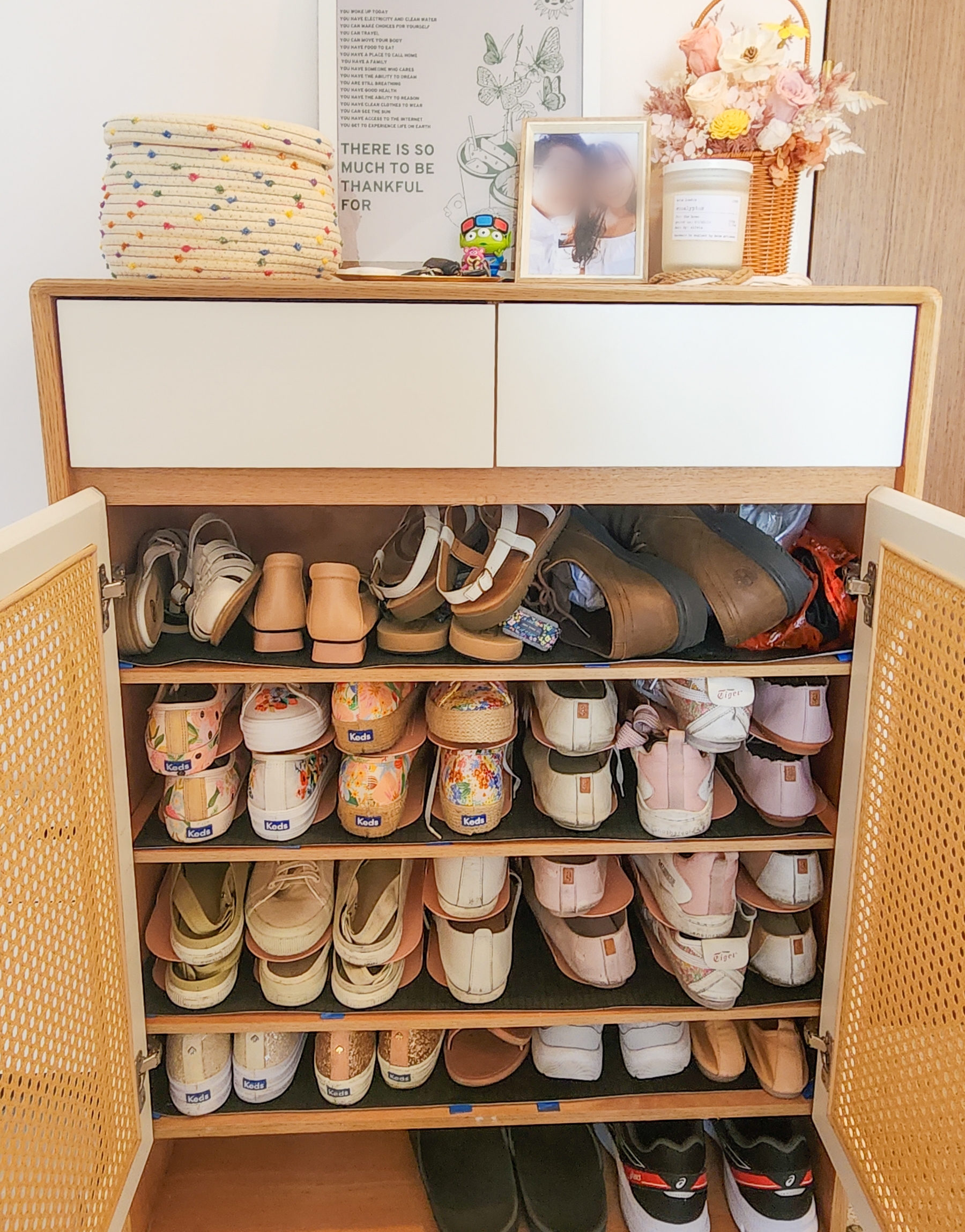 A Simple & Small Entryway Focused on Decor Without Built-Ins - Organized closet, shoes neatly arranged, various styles