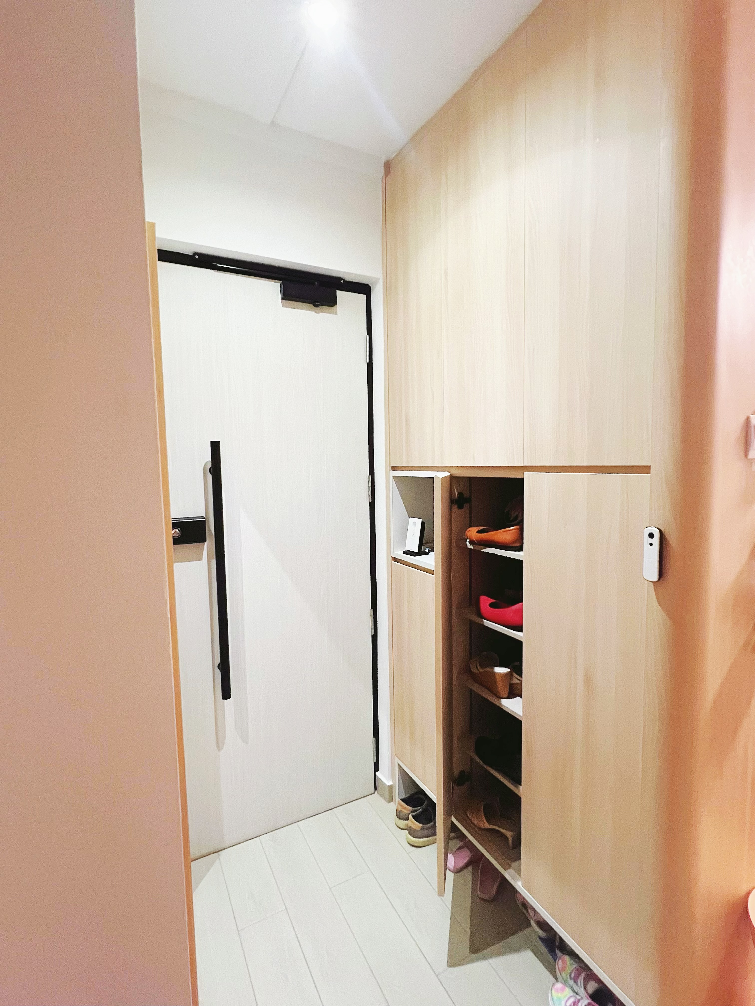 A simple entryway: Small and functional for a warm welcome to our home - Wooden wardrobe with sliding doors, light beige
