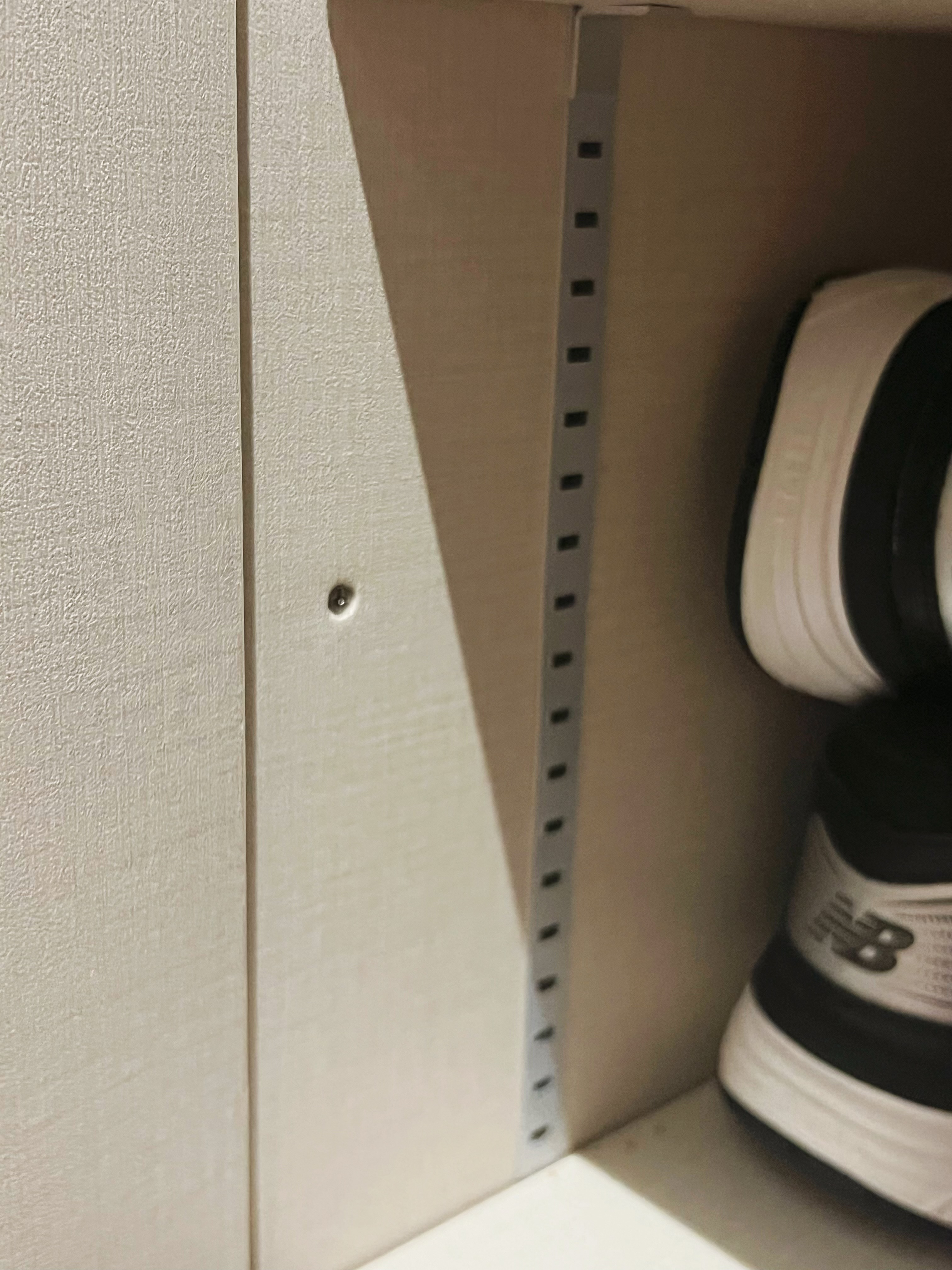 A simple entryway: Small and functional for a warm welcome to our home - Shoe organizer, shoe storage, shoe rack, shoe