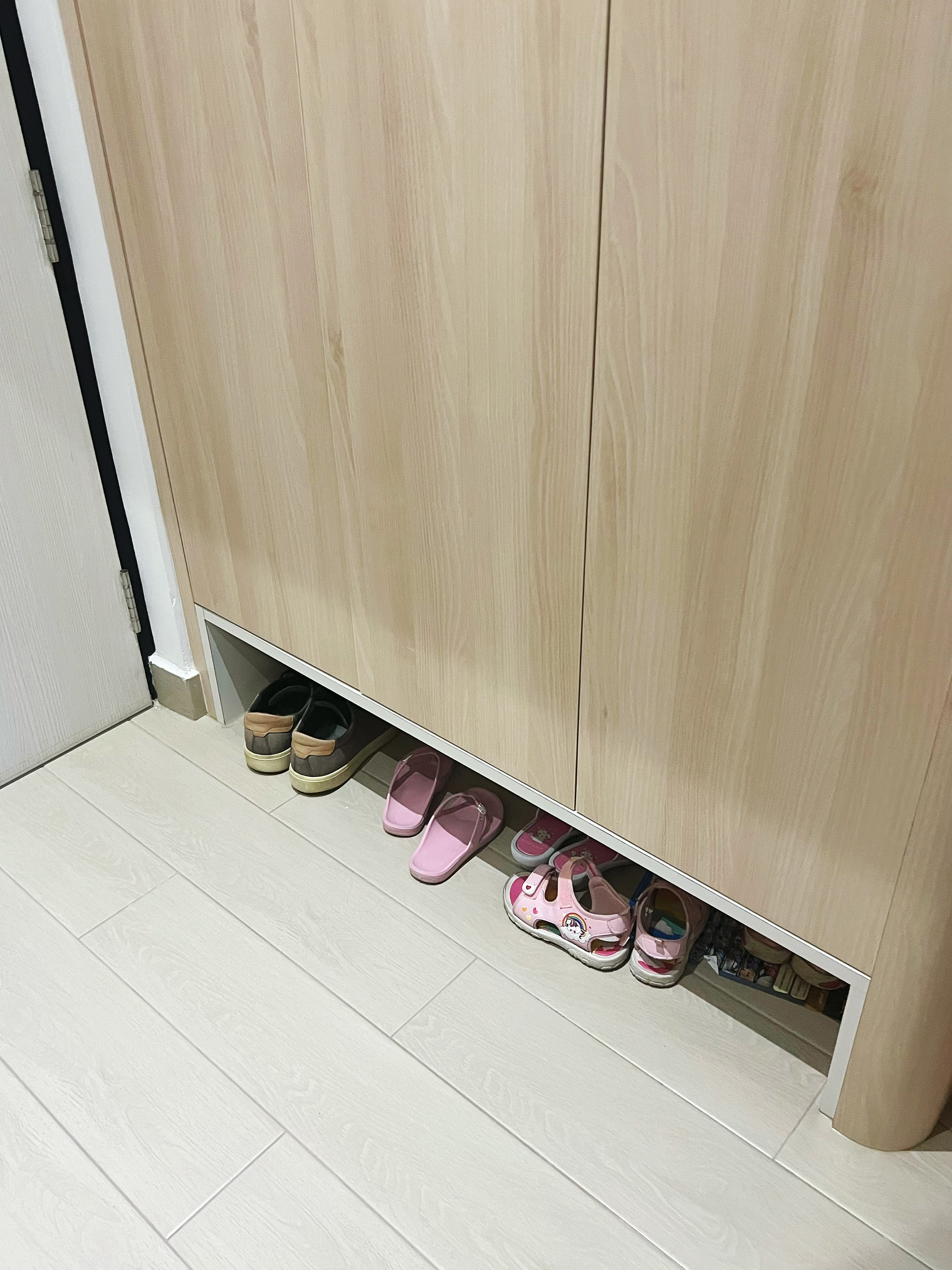 A simple entryway: Small and functional for a warm welcome to our home - Wooden wardrobe, floor, light-colored tiles